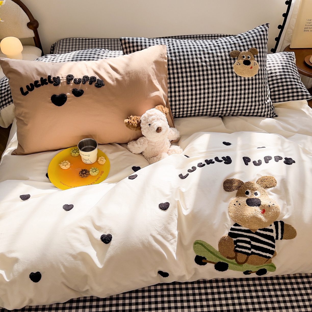 91家纺网 家纺一手货源 找家纺 炫拼家纺 2026新款卡通满版毛巾绣A类全棉40支水洗棉四件套-星辰系列 星辰-滑板狗