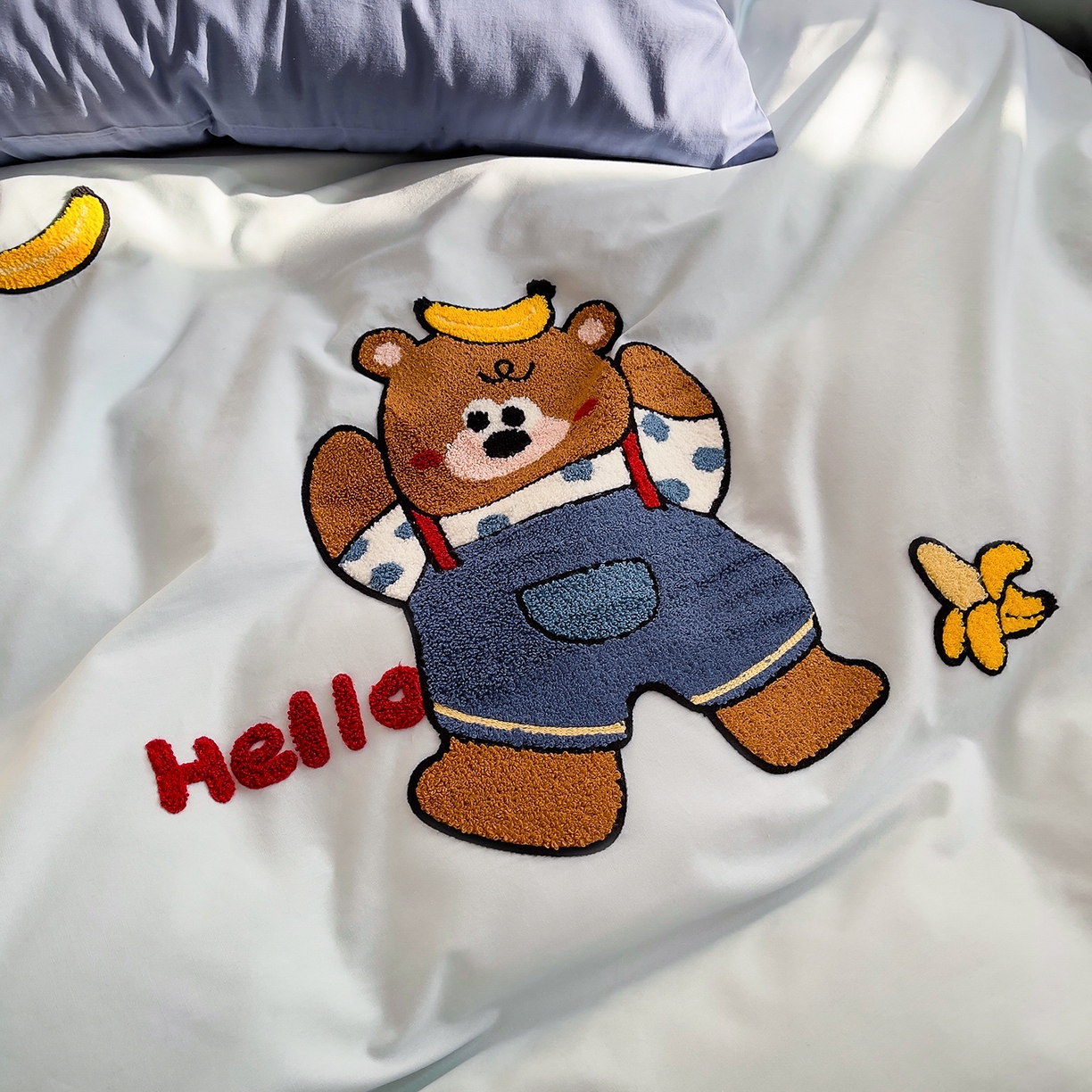 91家纺网 家纺一手货源 找家纺 炫拼家纺 2026新款卡通满版毛巾绣A类全棉40支水洗棉四件套-星辰系列 星辰-香蕉熊