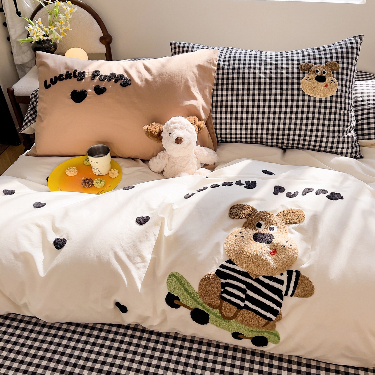 91家纺网 家纺一手货源 找家纺 炫拼家纺 2026新款卡通满版毛巾绣A类全棉40支水洗棉四件套-星辰系列 星辰-滑板狗