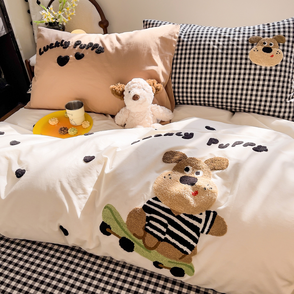 91家纺网 家纺一手货源 找家纺 炫拼家纺 2026新款卡通满版毛巾绣A类全棉40支水洗棉四件套-星辰系列 星辰-滑板狗