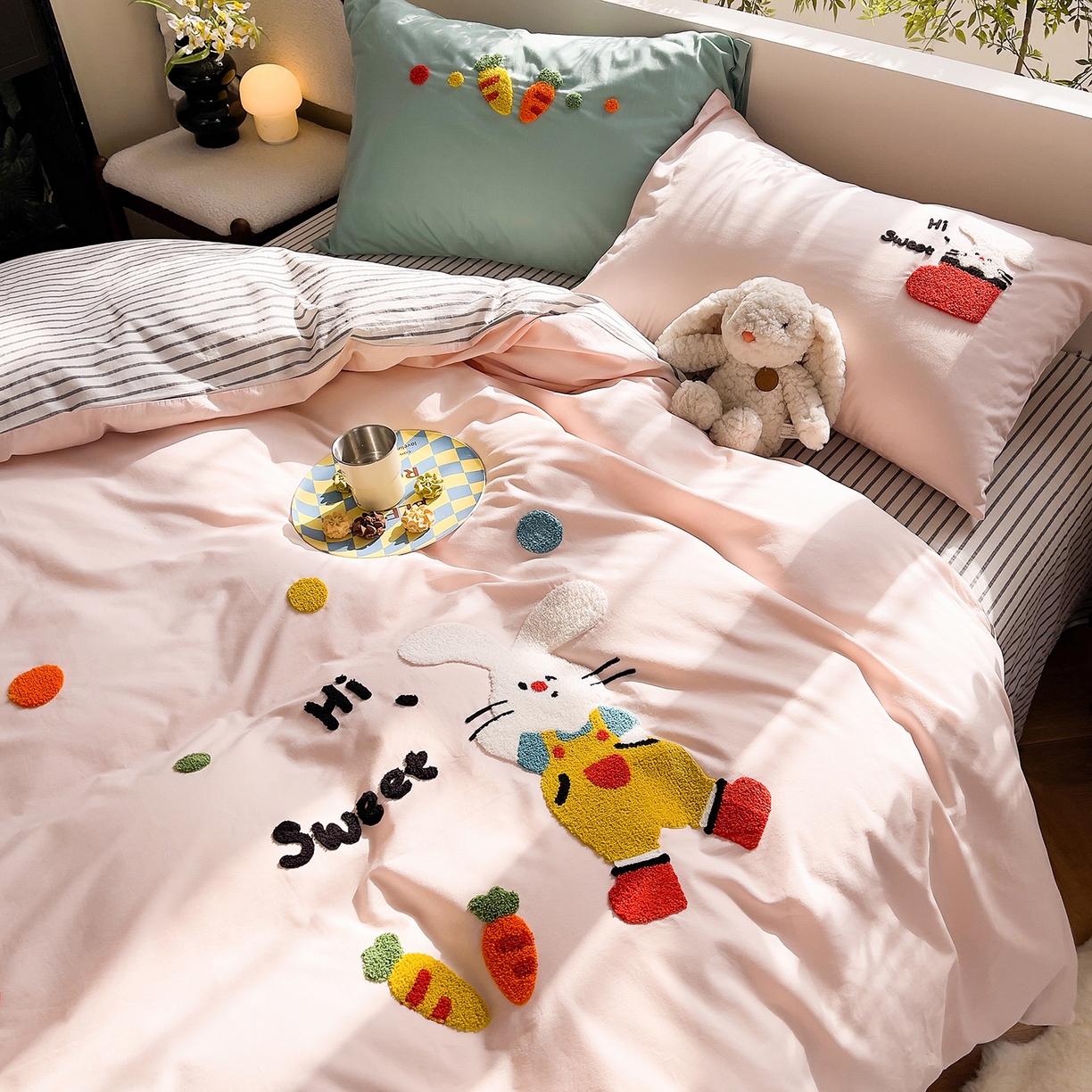 91家纺网 家纺一手货源 找家纺 （总）炫拼家纺 2026新款卡通满版毛巾绣A类全棉40支水洗棉四件套-星辰系列