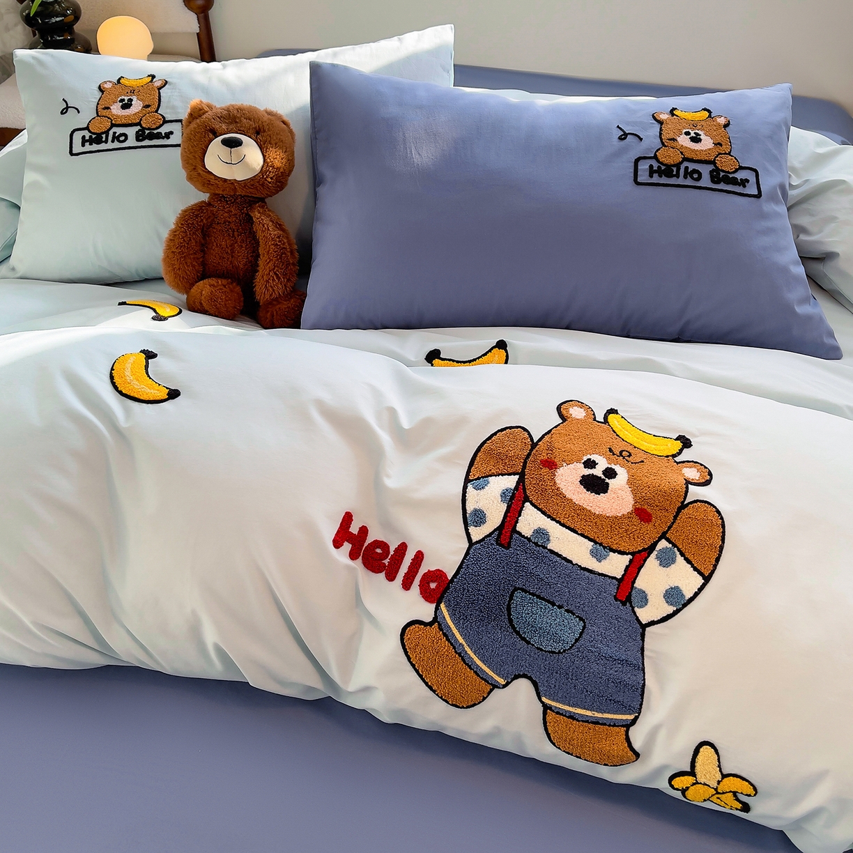 91家纺网 家纺一手货源 找家纺 炫拼家纺 2026新款卡通满版毛巾绣A类全棉40支水洗棉四件套-星辰系列 星辰-香蕉熊