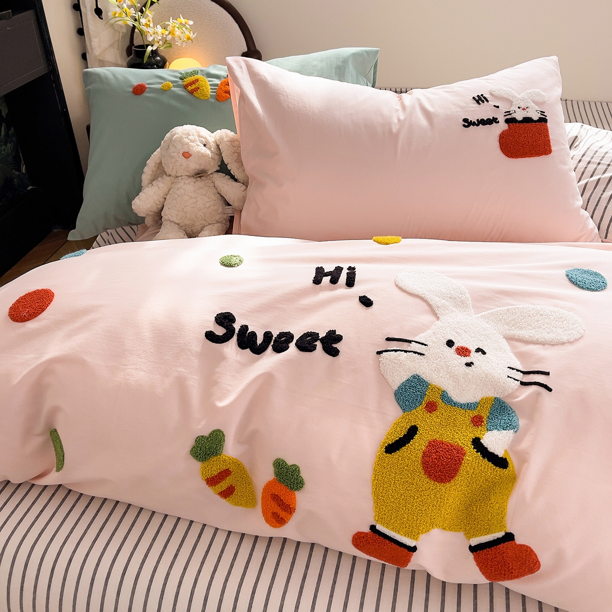 91家纺网 家纺一手货源 找家纺 （总）炫拼家纺 2026新款卡通满版毛巾绣A类全棉40支水洗棉四件套-星辰系列