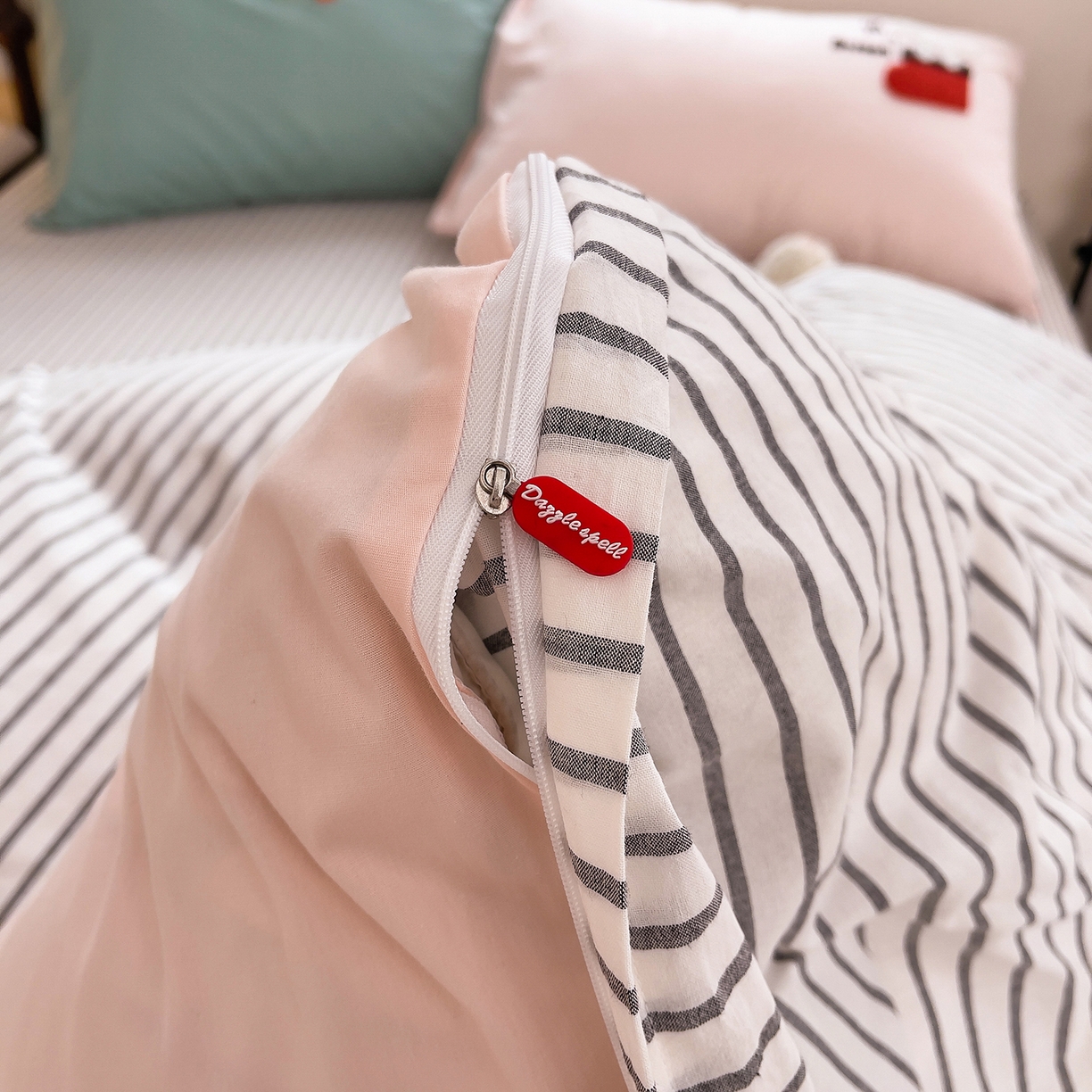 91家纺网 家纺一手货源 找家纺 炫拼家纺 2026新款卡通满版毛巾绣A类全棉40支水洗棉四件套-星辰系列 星辰-波点兔