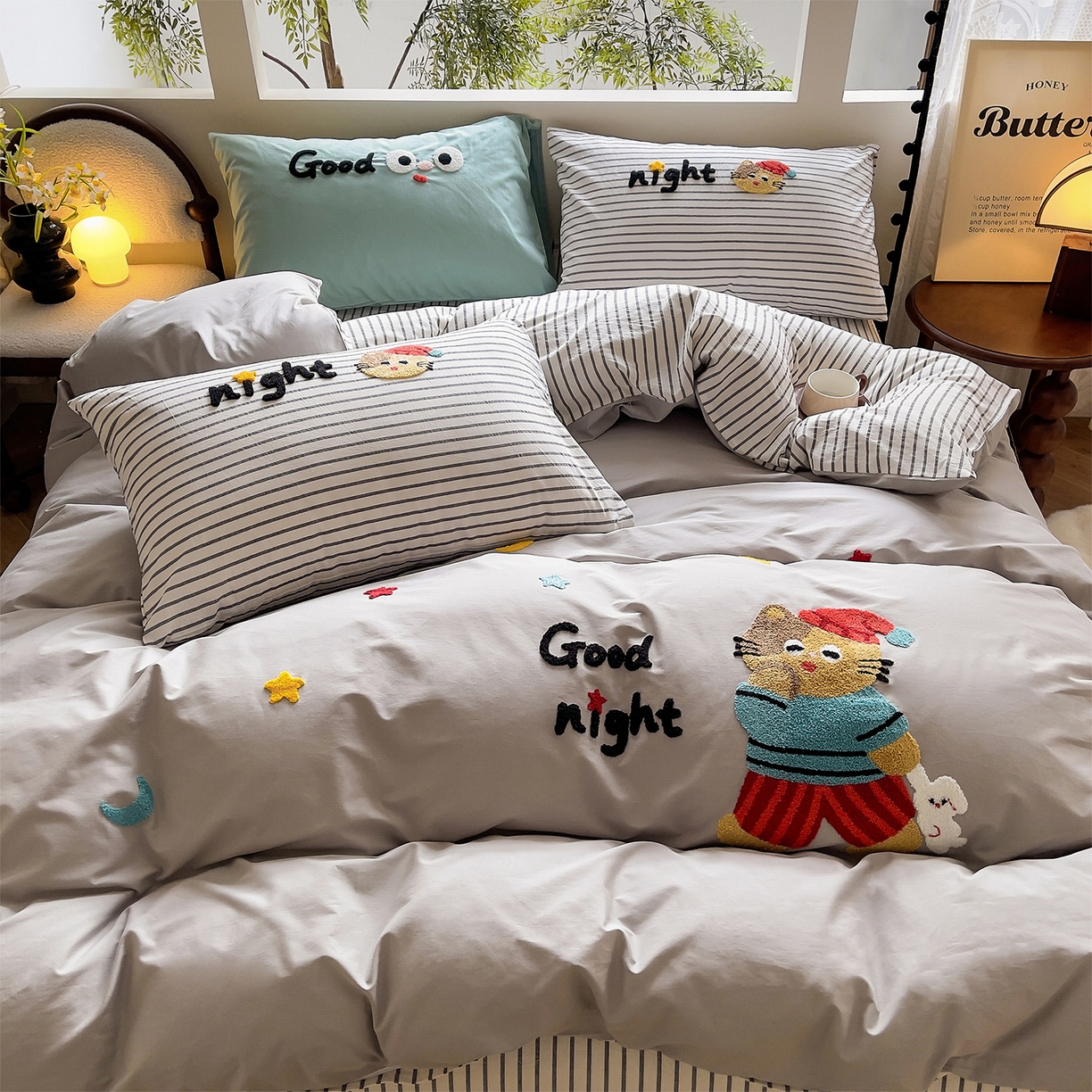 91家纺网 家纺一手货源 找家纺 炫拼家纺 2026新款卡通满版毛巾绣A类全棉40支水洗棉四件套-星辰系列 星辰-星空猫