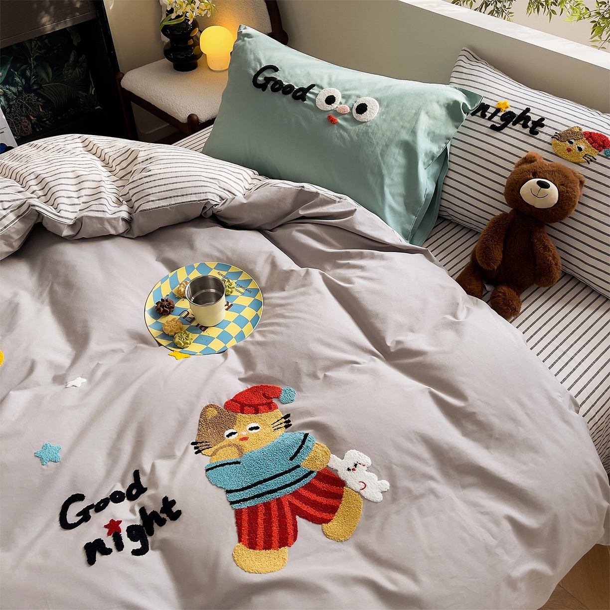 91家纺网 家纺一手货源 找家纺 炫拼家纺 2026新款卡通满版毛巾绣A类全棉40支水洗棉四件套-星辰系列 星辰-星空猫