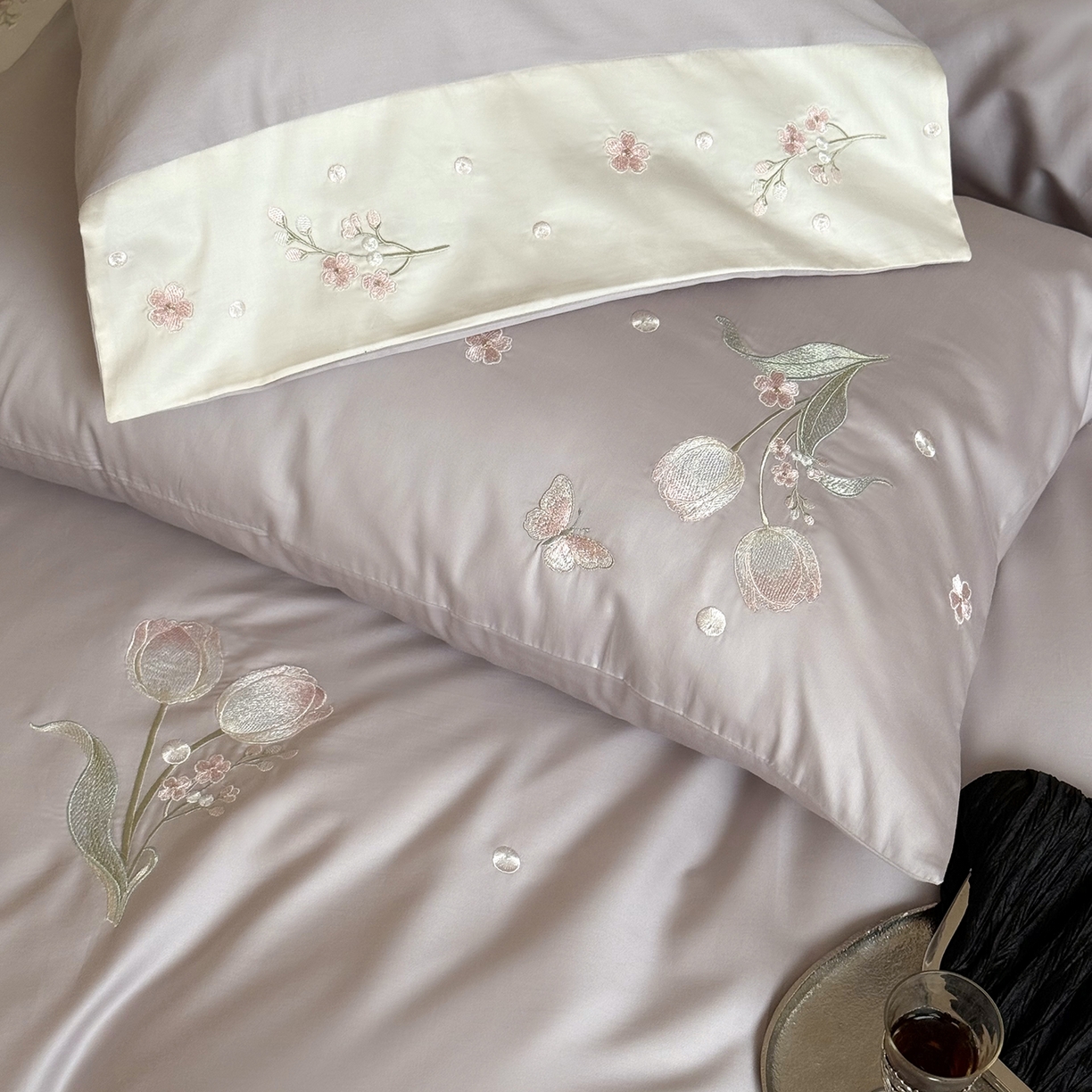 91家纺网 家纺一手货源 找家纺 鹿班家居 2026春季新品100S长绒棉精密刺绣系列四件套-悦己如花（标准会员-20元) 悦己如花-紫色