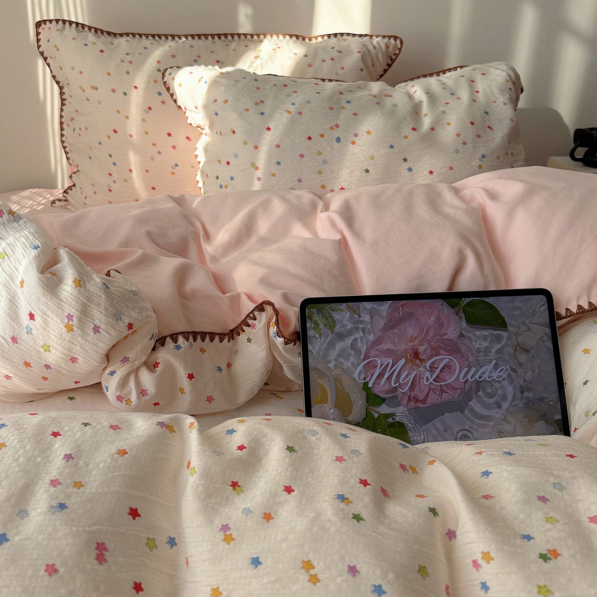 91家纺网 家纺一手货源 找家纺 轻奢坊 2026新款三角针双层纱皱皱纱韩系清新风四件套 三角针-幸运星星