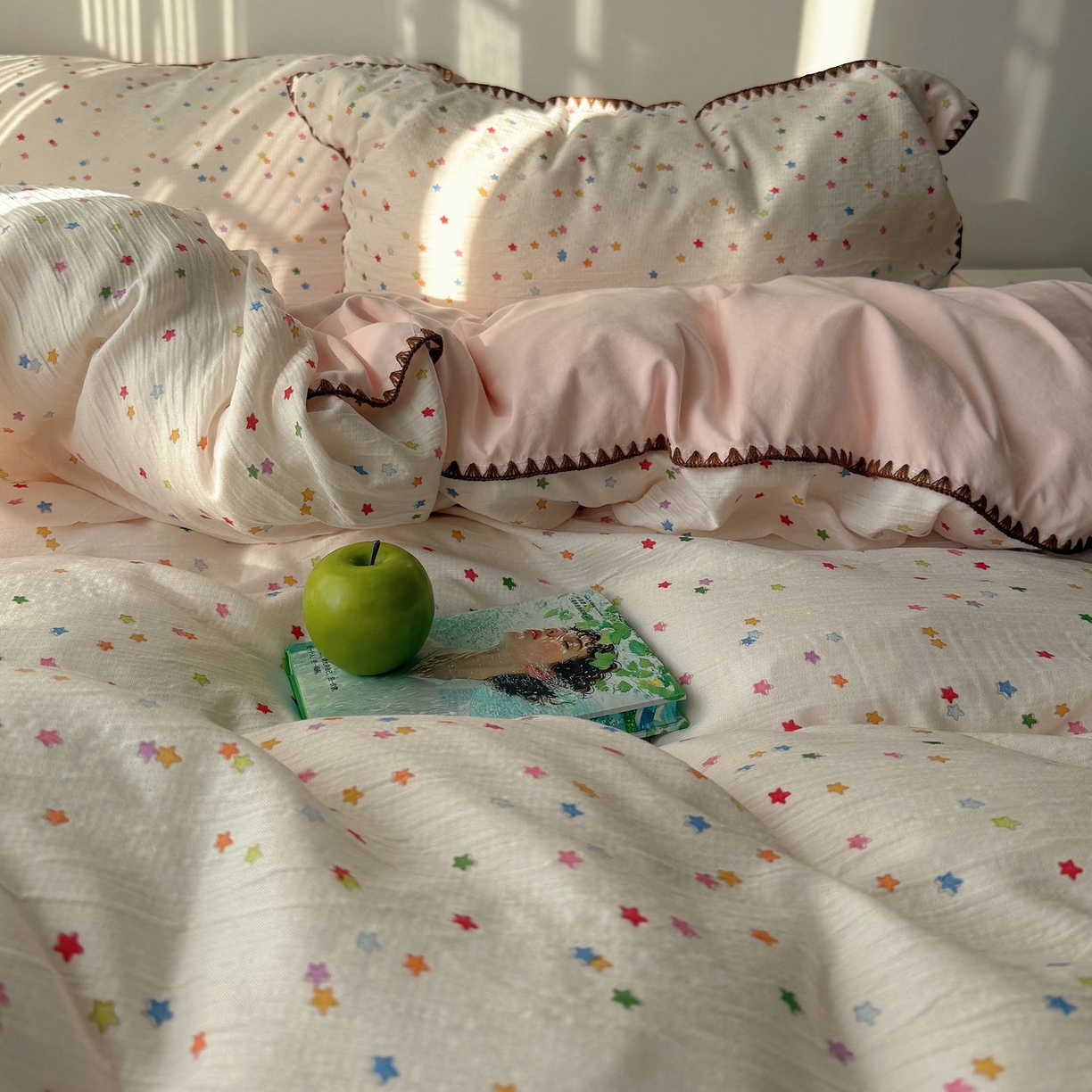 91家纺网 家纺一手货源 找家纺 轻奢坊 2026新款三角针双层纱皱皱纱韩系清新风四件套 三角针-幸运星星