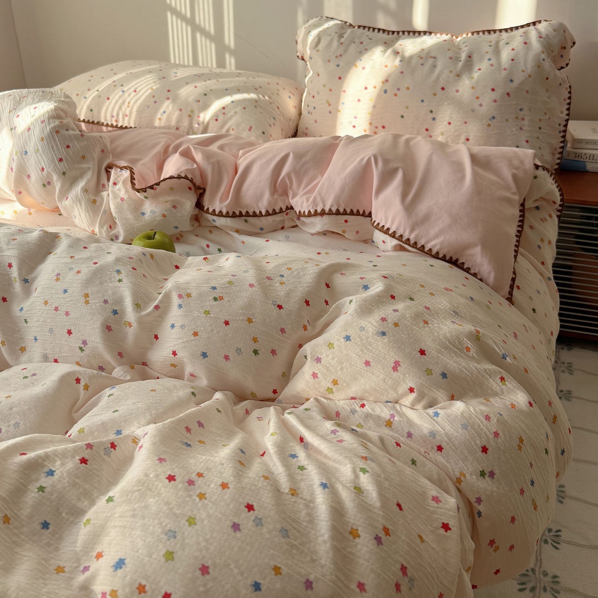 91家纺网 家纺一手货源 找家纺 轻奢坊 2026新款三角针双层纱皱皱纱韩系清新风四件套 三角针-幸运星星