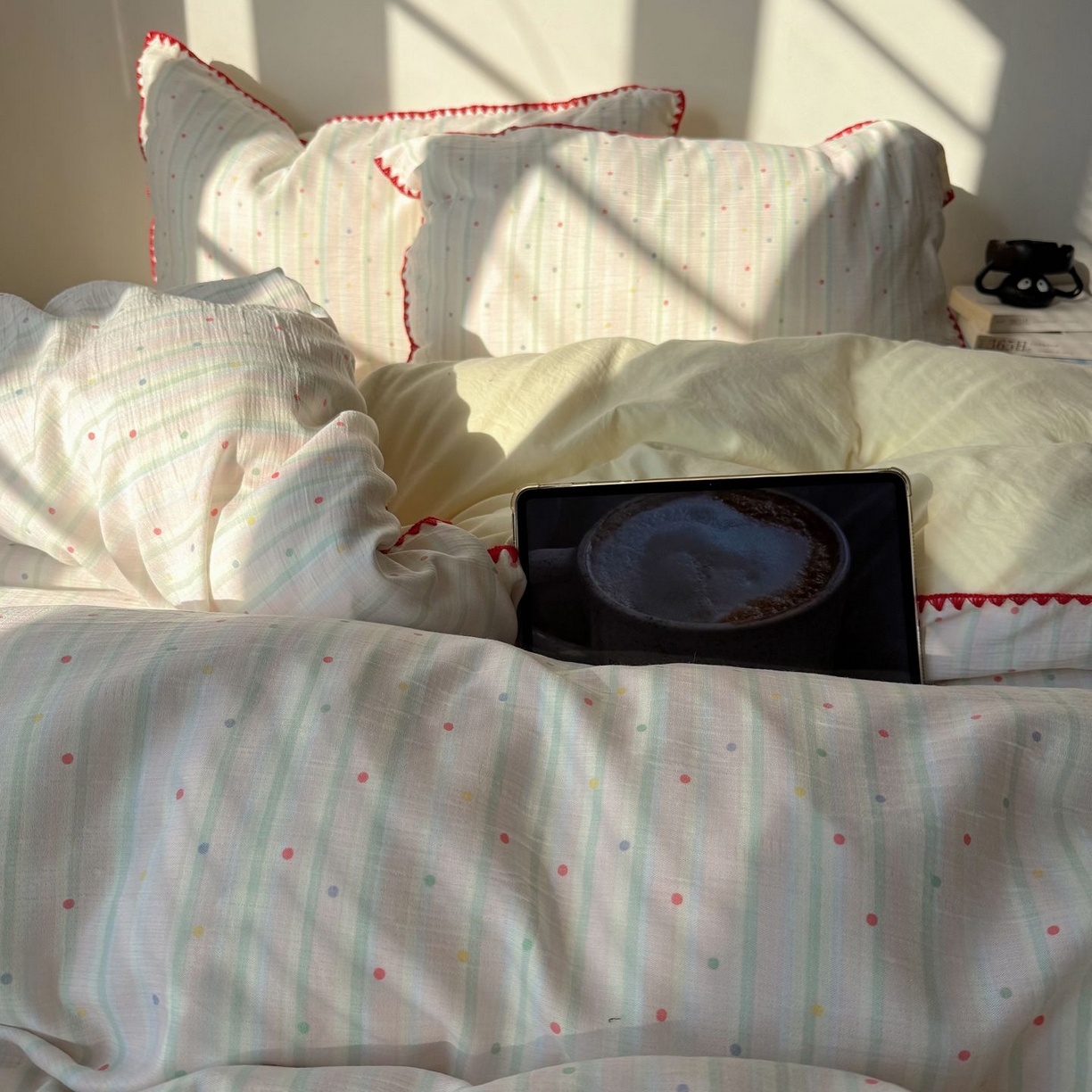 91家纺网 家纺一手货源 找家纺 轻奢坊 2026新款三角针双层纱皱皱纱韩系清新风四件套 三角针-彩虹点点