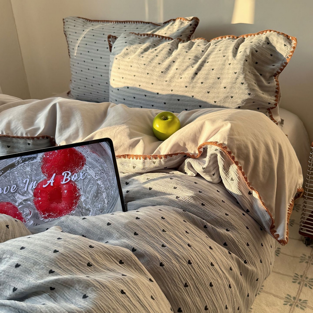 91家纺网 家纺一手货源 找家纺 轻奢坊 2026新款三角针双层纱皱皱纱韩系清新风四件套 三角针-可可心蓝