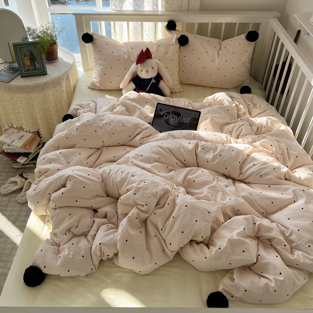 91家纺网 家纺一手货源 找家纺 轻奢坊 2026新款水洗棉波点可拆卸毛球四件套 粉波点-枕套波点