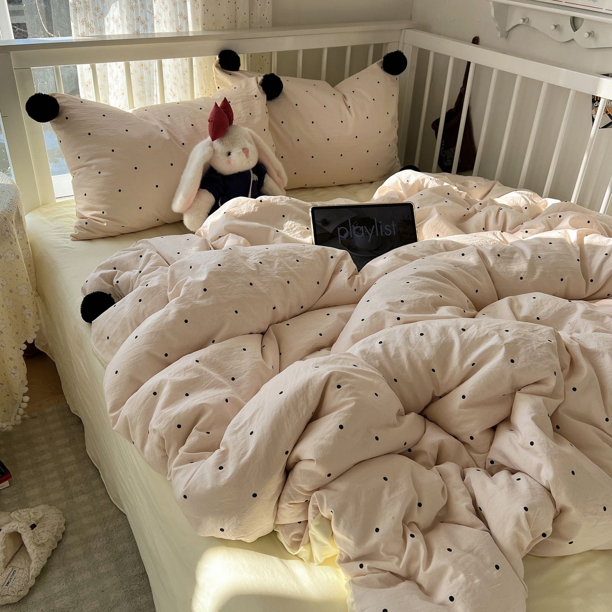 91家纺网 家纺一手货源 找家纺 轻奢坊 2026新款水洗棉波点可拆卸毛球四件套 粉波点-枕套波点