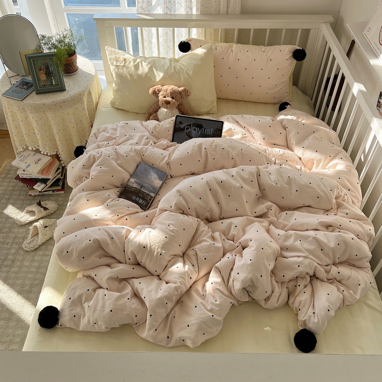 91家纺网 家纺一手货源 找家纺 轻奢坊 2026新款水洗棉波点可拆卸毛球四件套 粉波点-枕套混搭