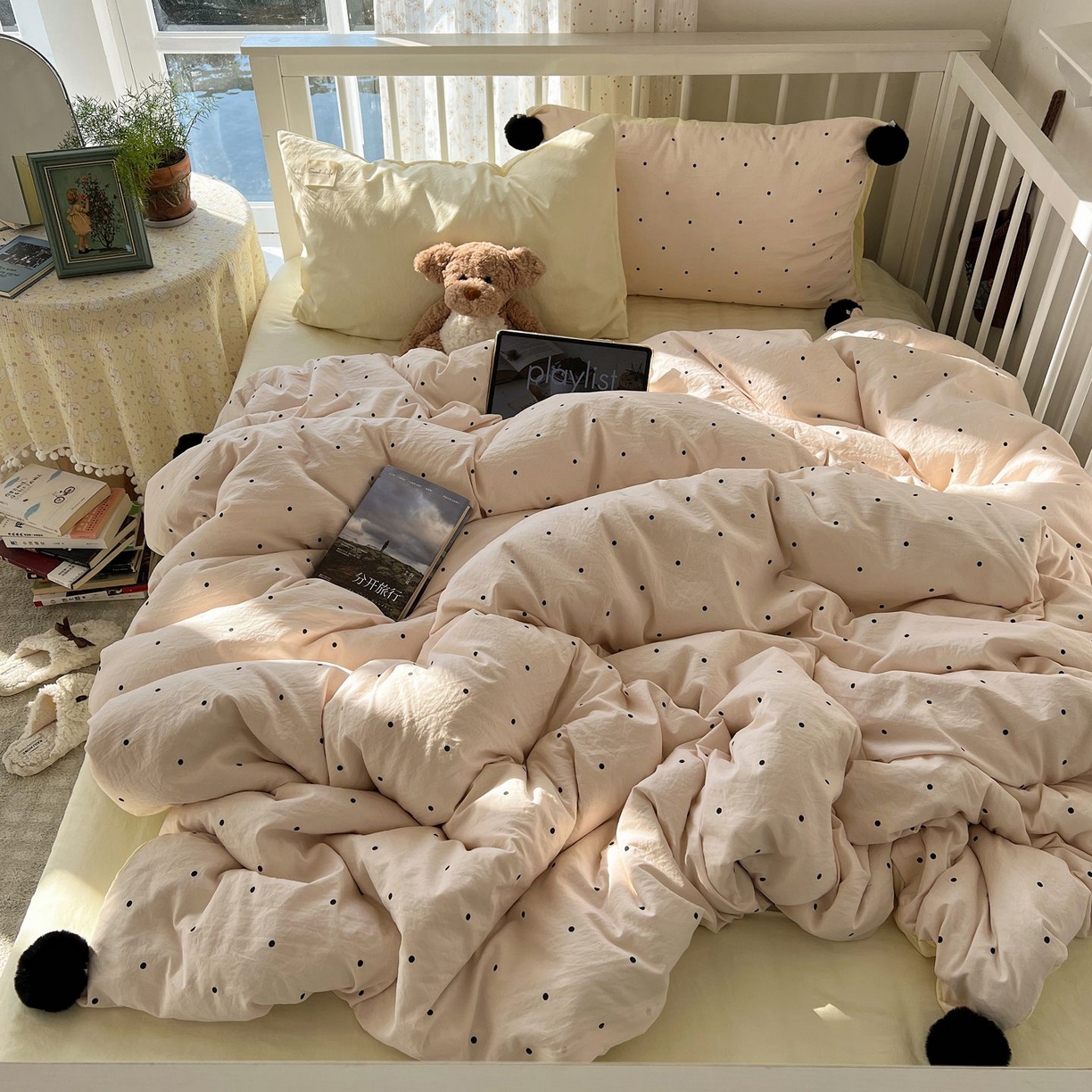 91家纺网 家纺一手货源 找家纺 轻奢坊 2026新款水洗棉波点可拆卸毛球四件套 粉波点-枕套混搭