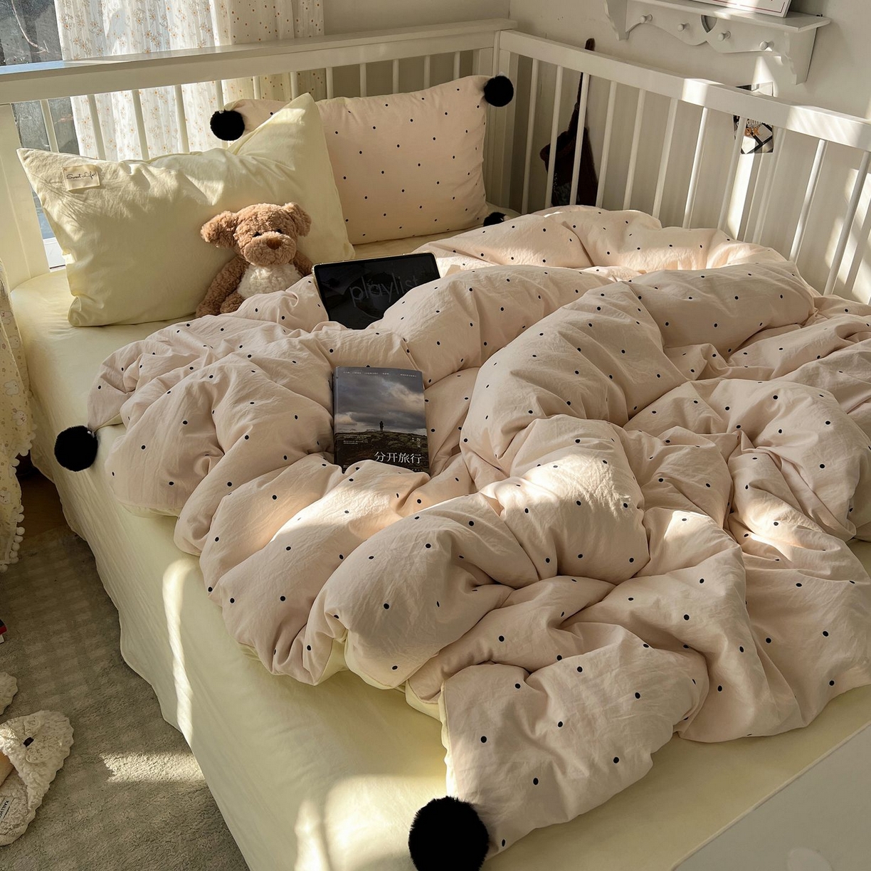 91家纺网 家纺一手货源 找家纺 轻奢坊 2026新款水洗棉波点可拆卸毛球四件套 粉波点-枕套混搭