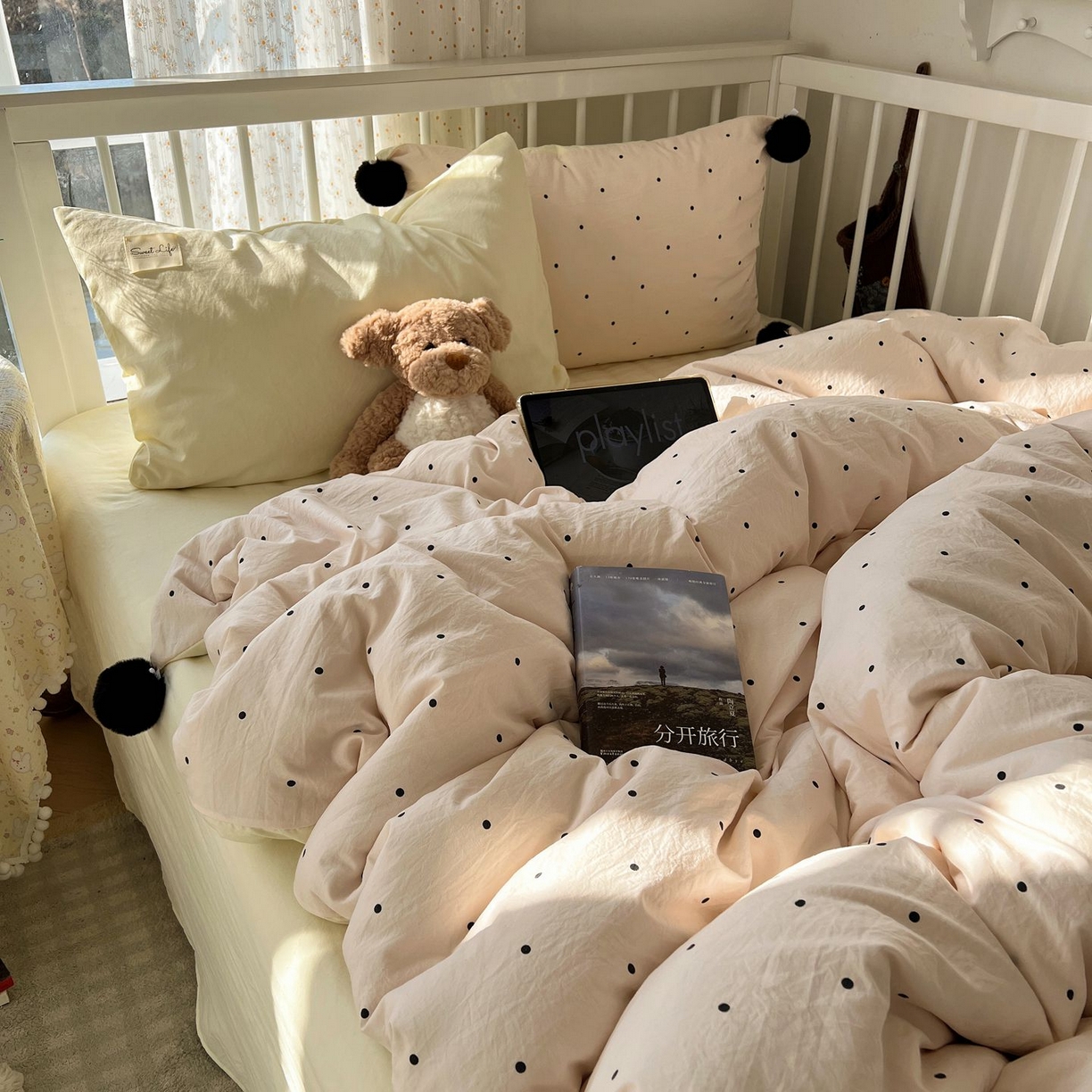 91家纺网 家纺一手货源 找家纺 轻奢坊 2026新款水洗棉波点可拆卸毛球四件套 粉波点-枕套混搭