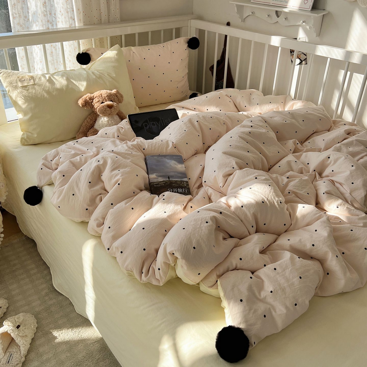 91家纺网 家纺一手货源 找家纺 轻奢坊 2026新款水洗棉波点可拆卸毛球四件套 粉波点-枕套混搭