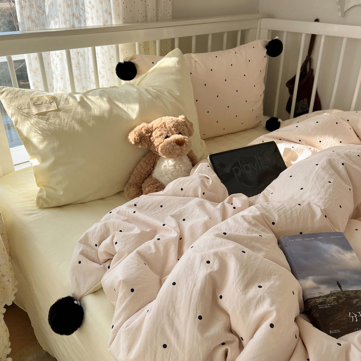 91家纺网 家纺一手货源 找家纺 轻奢坊 2026新款水洗棉波点可拆卸毛球四件套 粉波点-枕套混搭