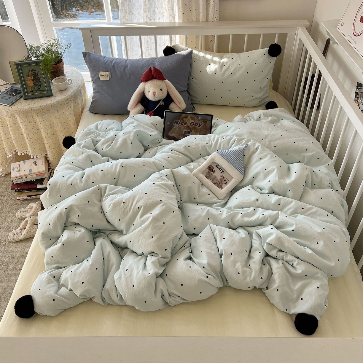 91家纺网 家纺一手货源 找家纺 轻奢坊 2026新款水洗棉波点可拆卸毛球四件套 蓝波点-枕套混搭