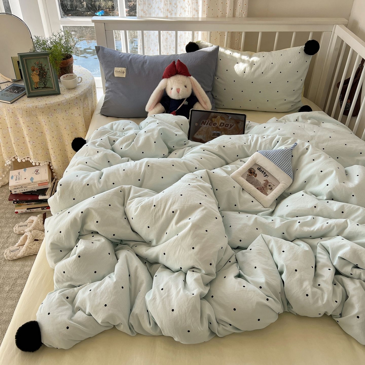 91家纺网 家纺一手货源 找家纺 轻奢坊 2026新款水洗棉波点可拆卸毛球四件套 蓝波点-枕套混搭