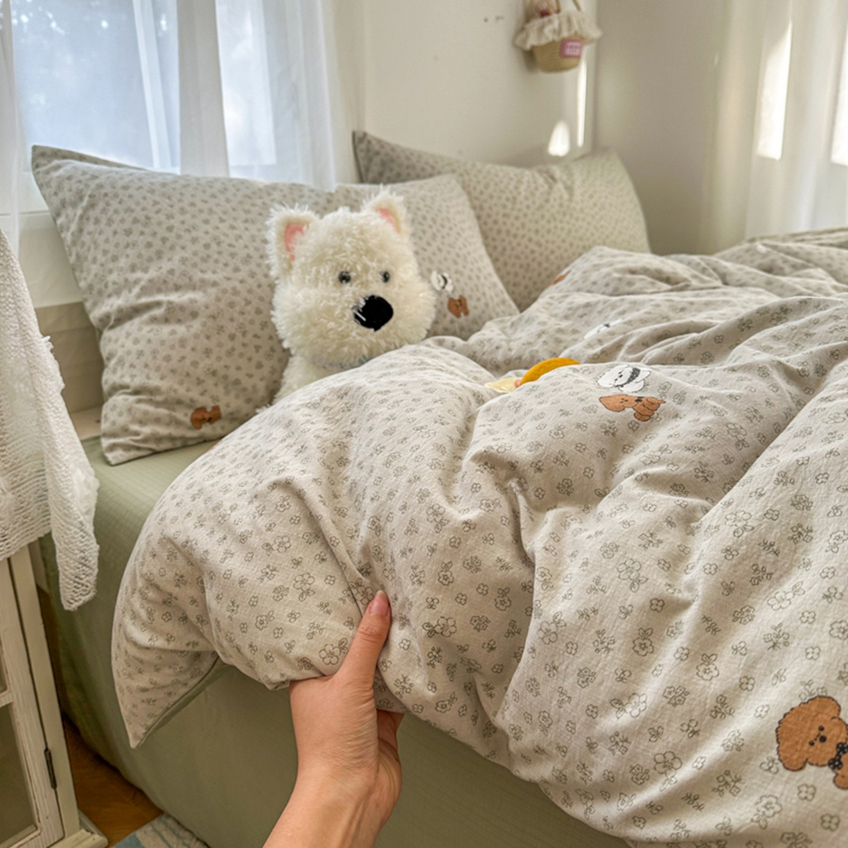 91家纺网 家纺一手货源 找家纺 宏源家纺 2026新款云感提花双层纱四件套 小花狗