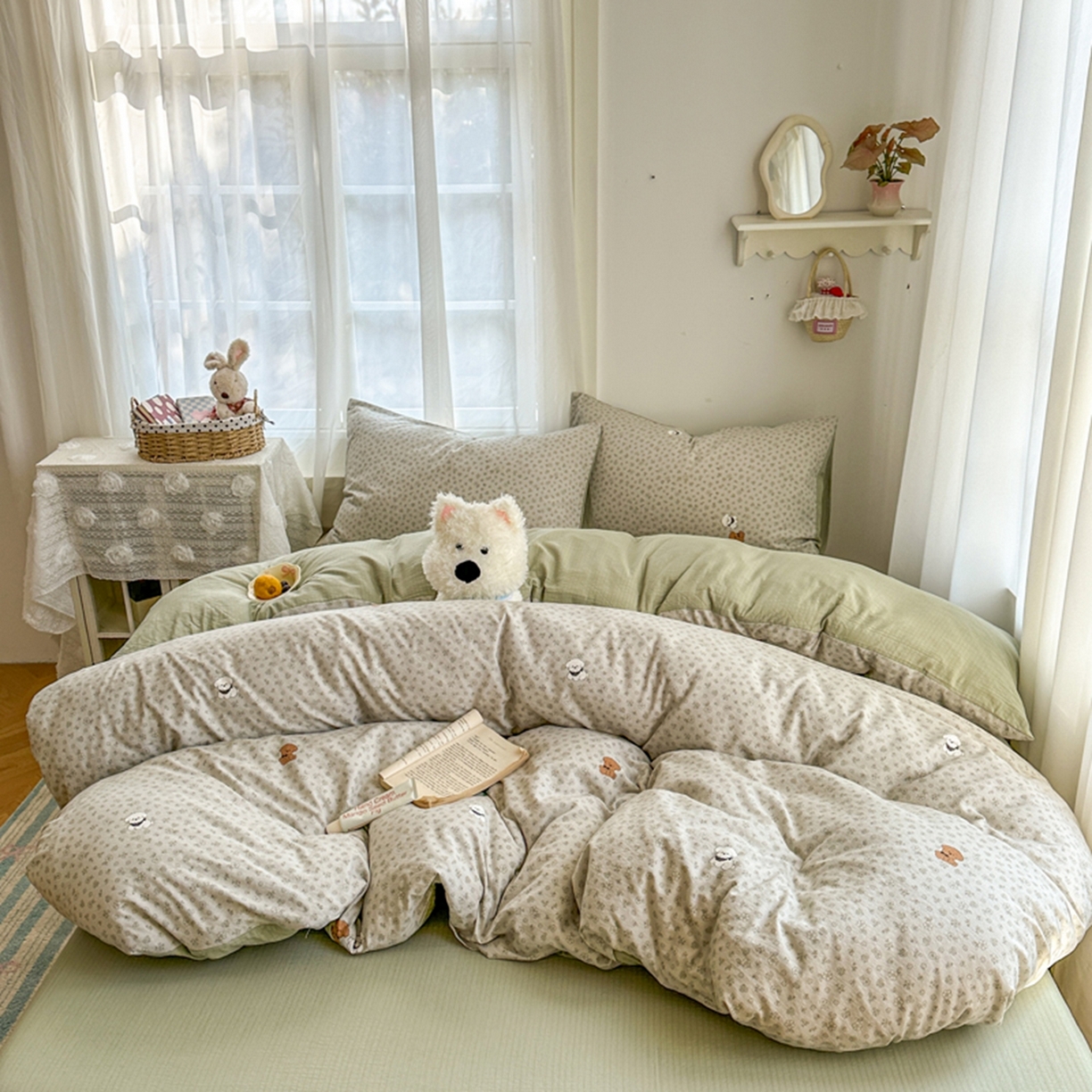 91家纺网 家纺一手货源 找家纺 宏源家纺 2026新款云感提花双层纱四件套 小花狗