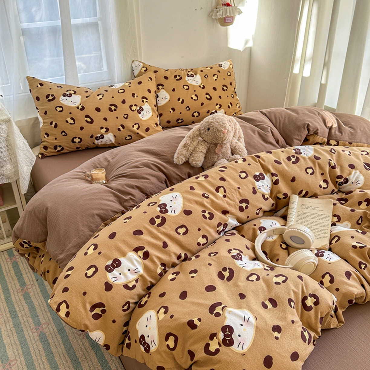 91家纺网 家纺一手货源 找家纺 宏源家纺 2026新款云感提花双层纱四件套 豹纹猫咖