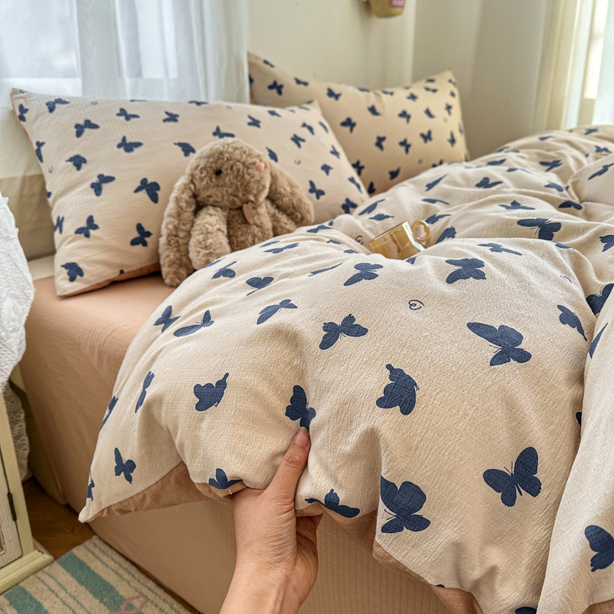 91家纺网 家纺一手货源 找家纺 宏源家纺 2026新款云感提花双层纱四件套 蝴蝶蓝