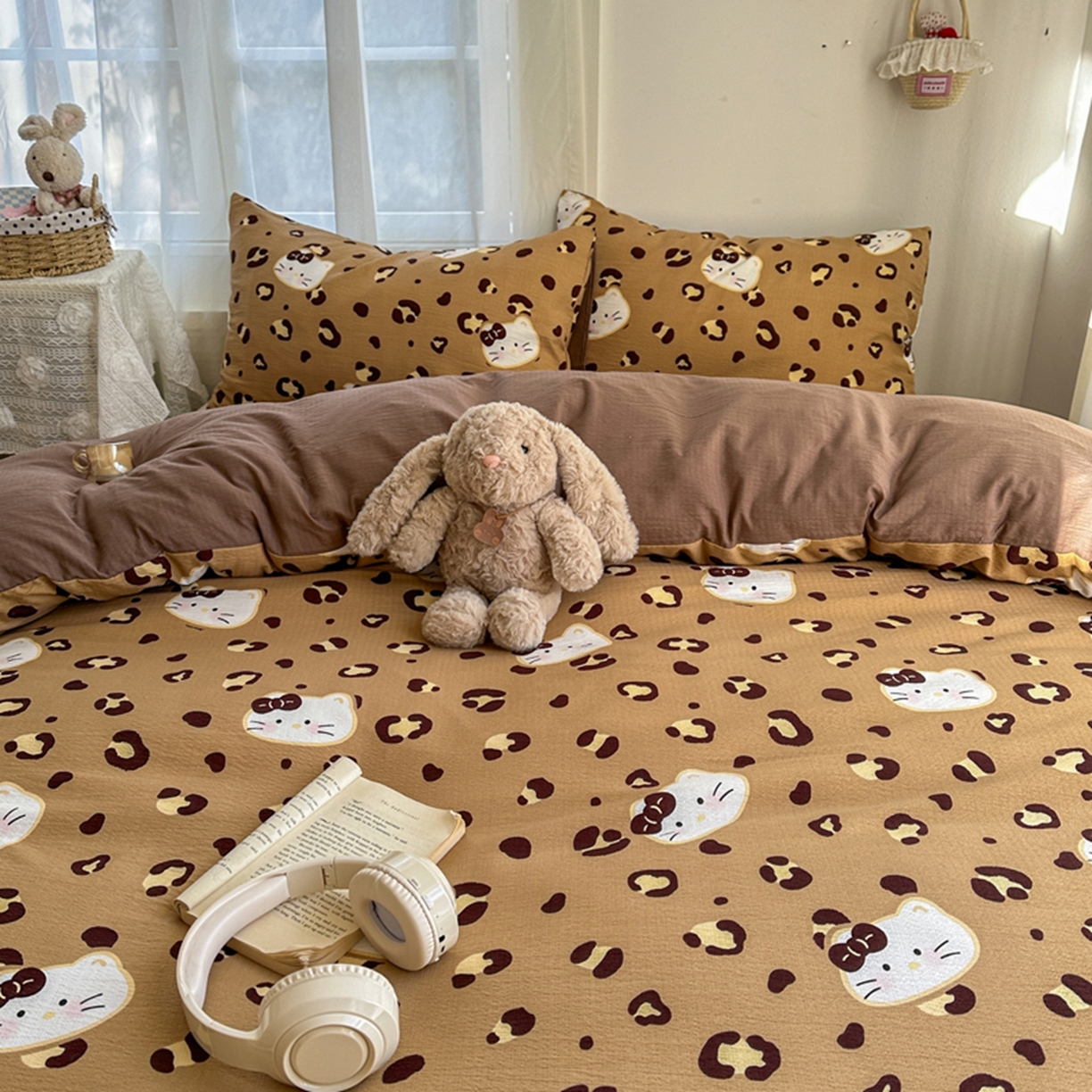 91家纺网 家纺一手货源 找家纺 宏源家纺 2026新款云感提花双层纱四件套 豹纹猫咖