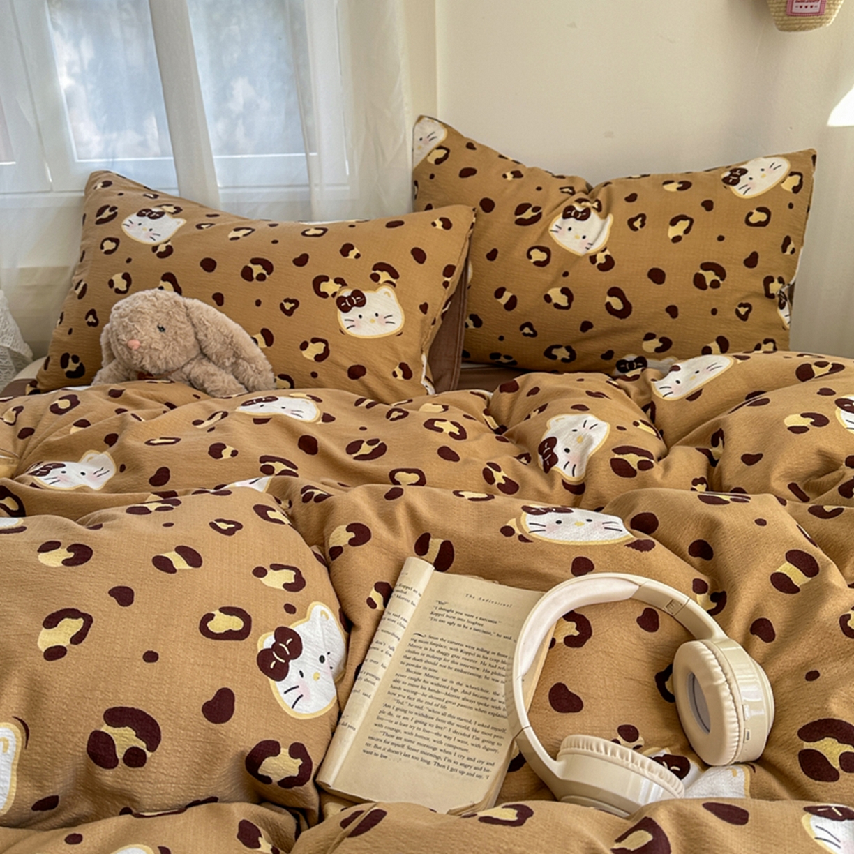 91家纺网 家纺一手货源 找家纺 宏源家纺 2026新款云感提花双层纱四件套 豹纹猫咖