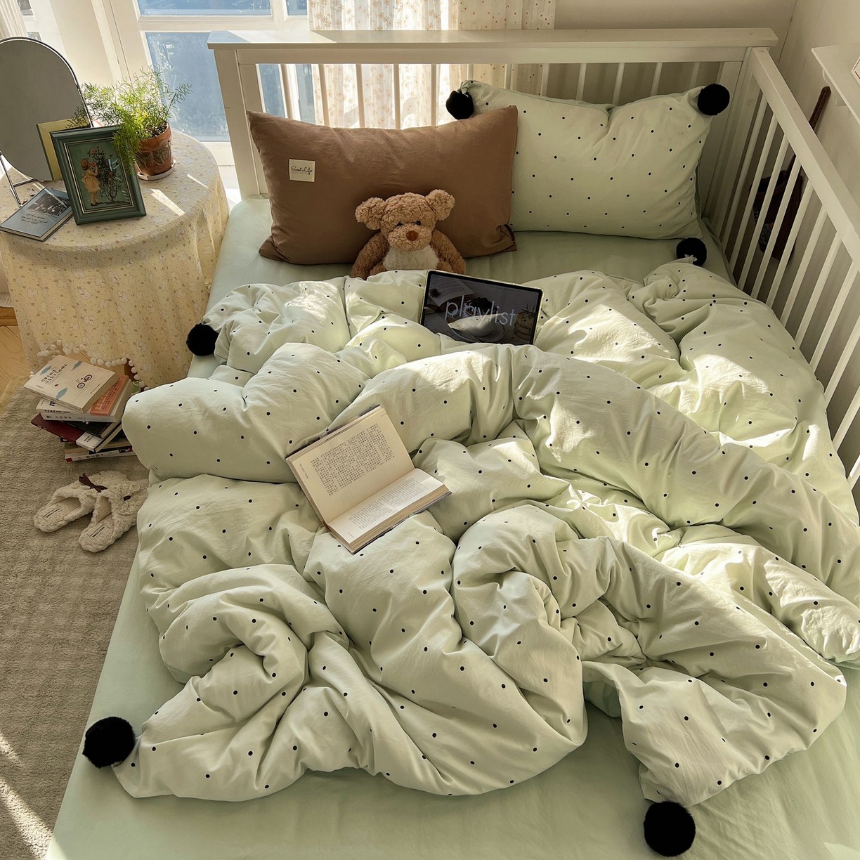 91家纺网 家纺一手货源 找家纺 轻奢坊 2026新款水洗棉波点可拆卸毛球四件套 绿波点-枕套混搭