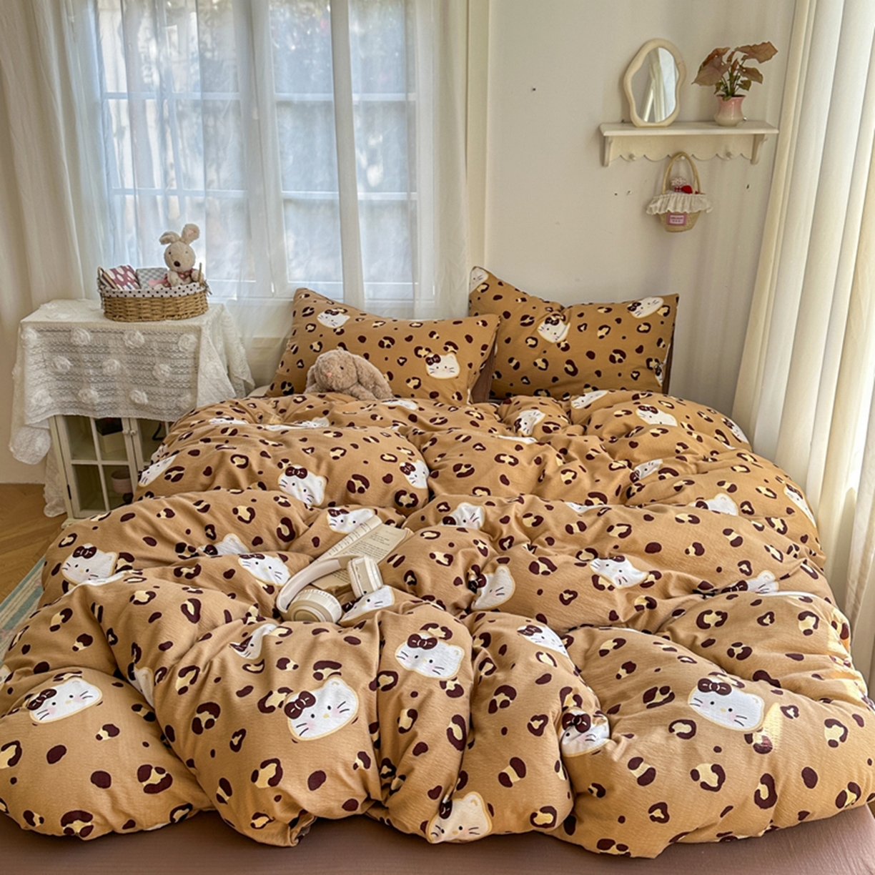 91家纺网 家纺一手货源 找家纺 宏源家纺 2026新款云感提花双层纱四件套 豹纹猫咖