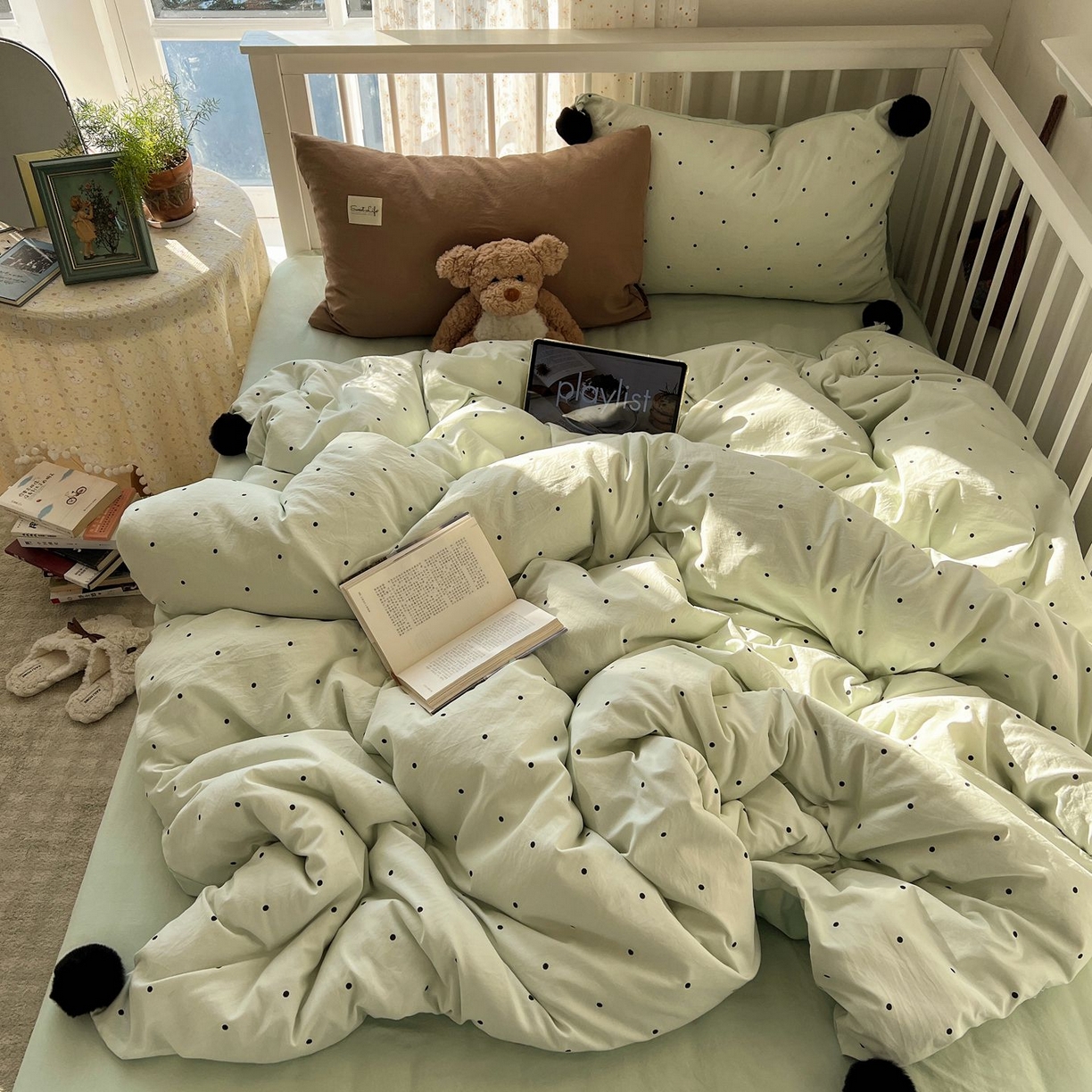 91家纺网 家纺一手货源 找家纺 轻奢坊 2026新款水洗棉波点可拆卸毛球四件套 绿波点-枕套混搭