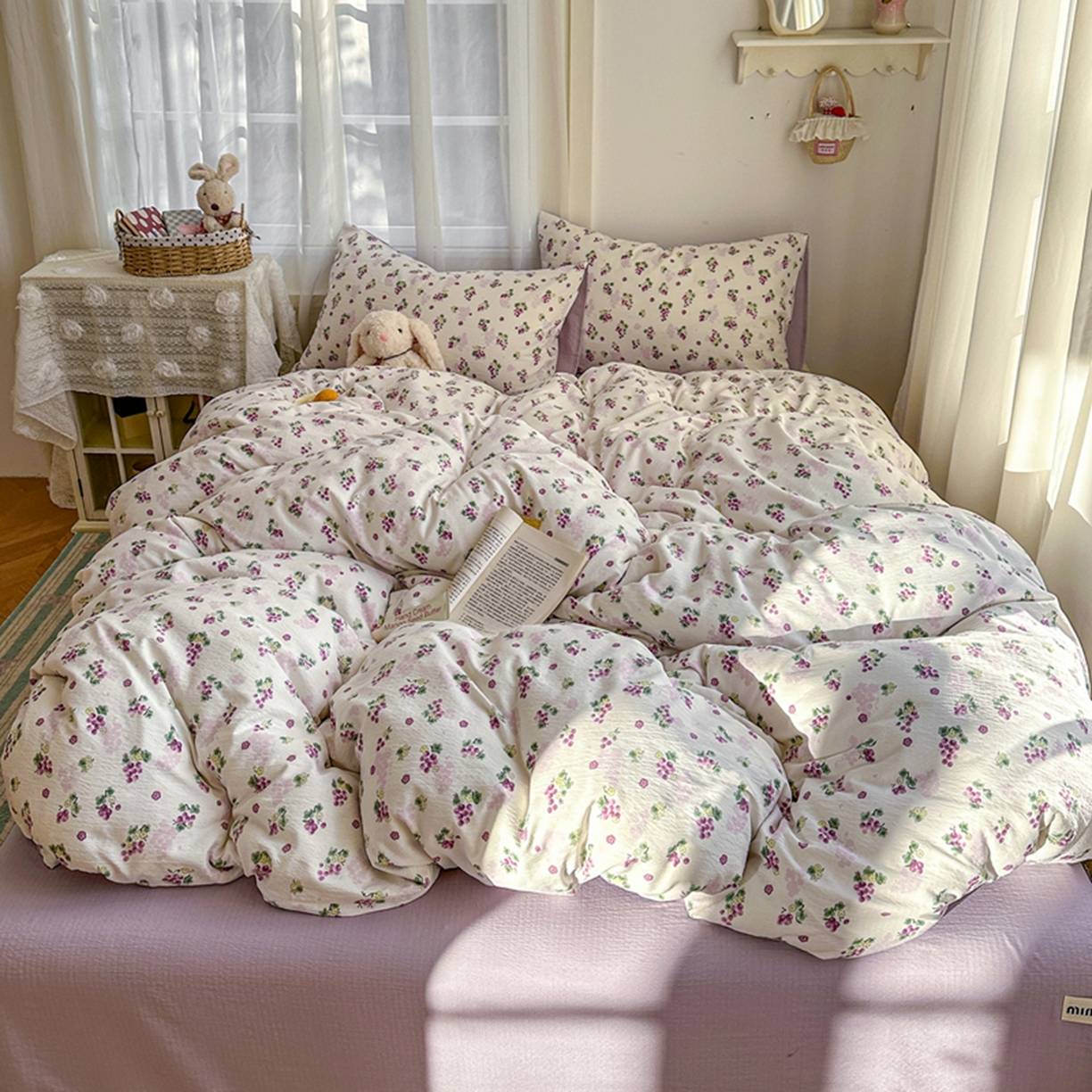 91家纺网 家纺一手货源 找家纺 宏源家纺 2026新款云感提花双层纱四件套 紫葡萄