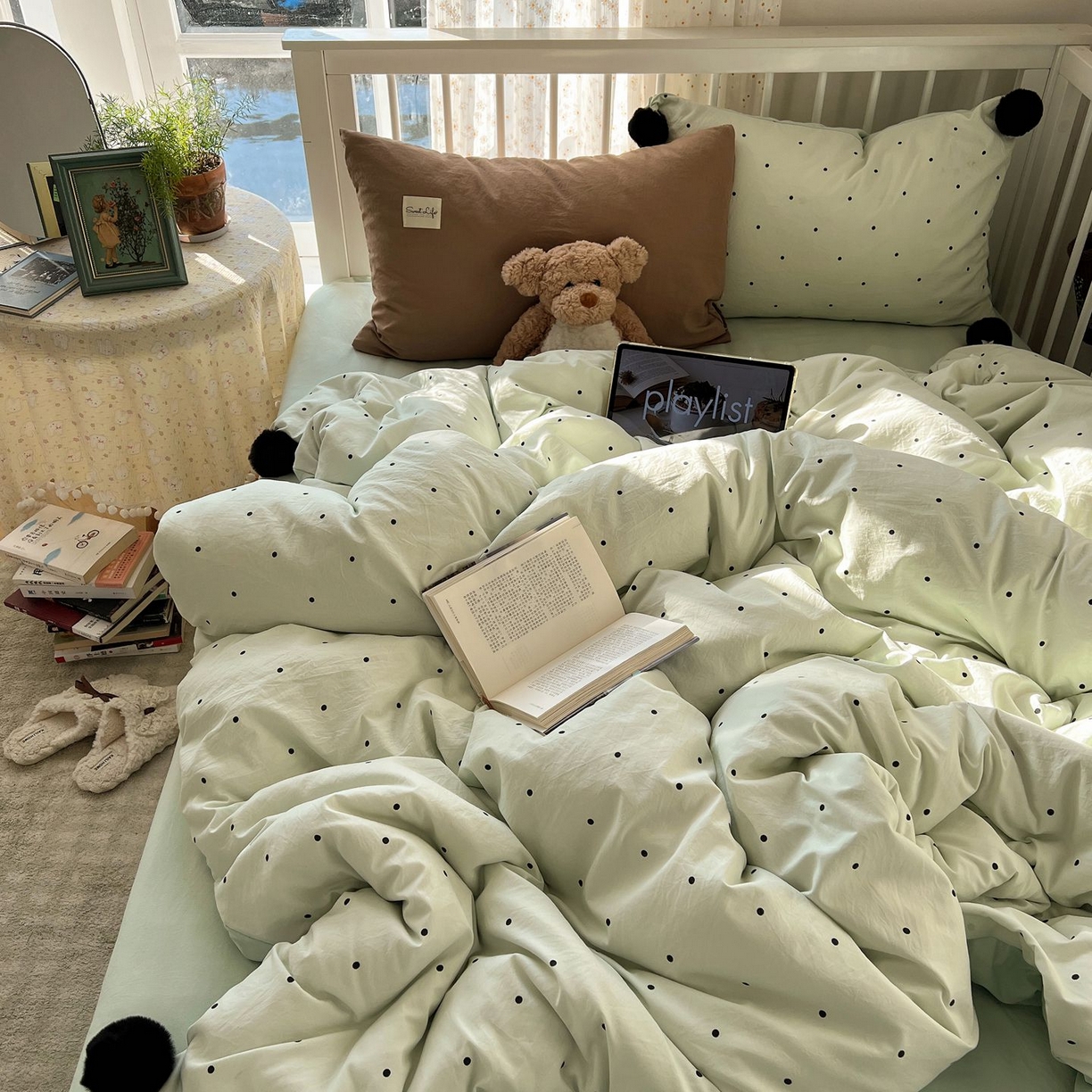 91家纺网 家纺一手货源 找家纺 轻奢坊 2026新款水洗棉波点可拆卸毛球四件套 绿波点-枕套混搭