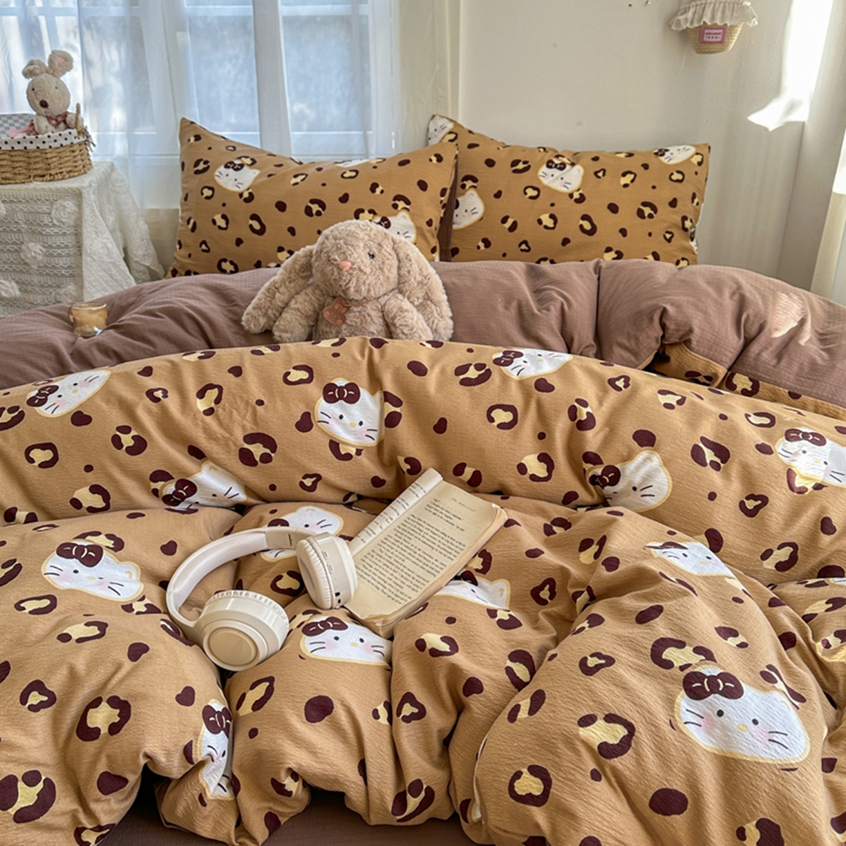 91家纺网 家纺一手货源 找家纺 宏源家纺 2026新款云感提花双层纱四件套 豹纹猫咖