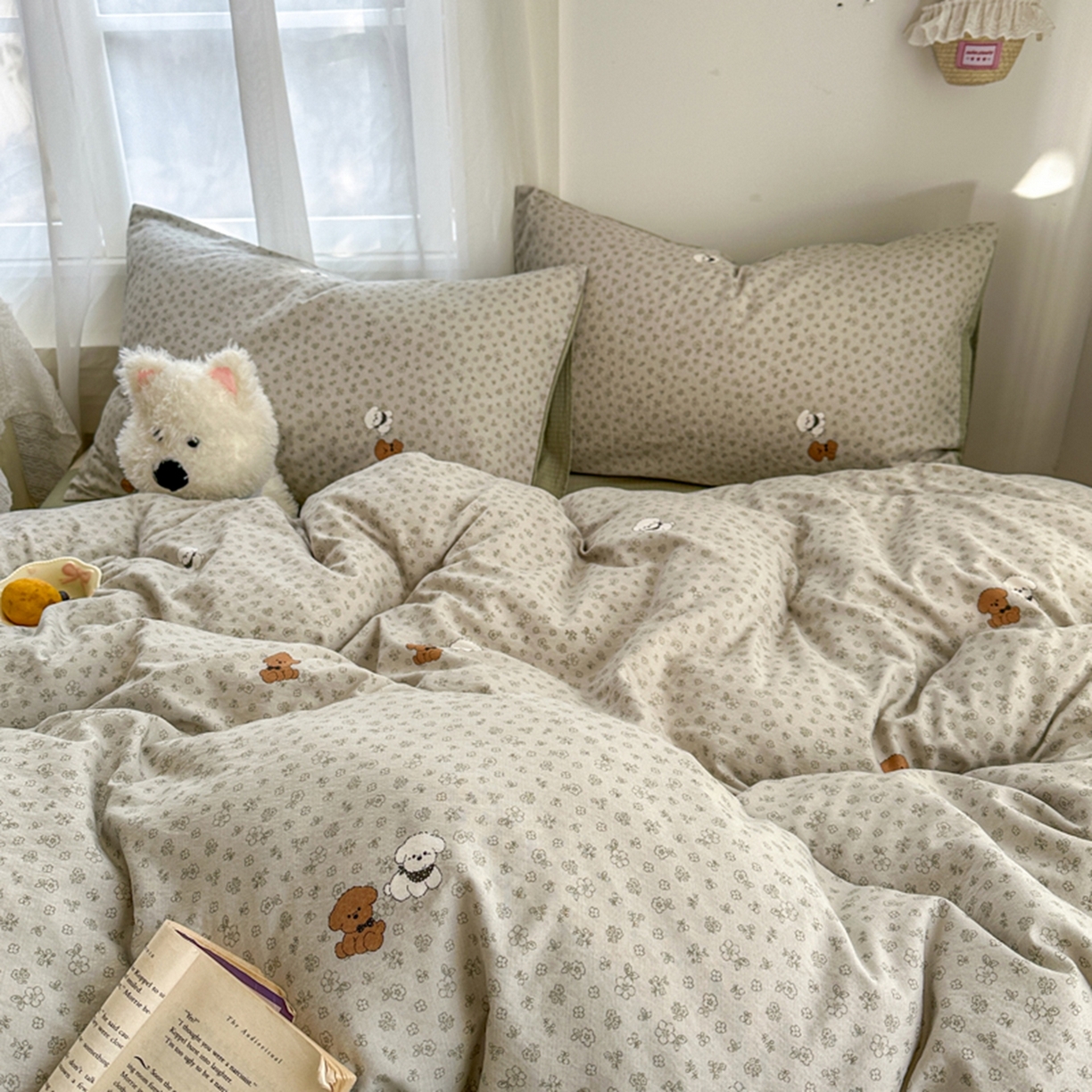 91家纺网 家纺一手货源 找家纺 宏源家纺 2026新款云感提花双层纱四件套 小花狗