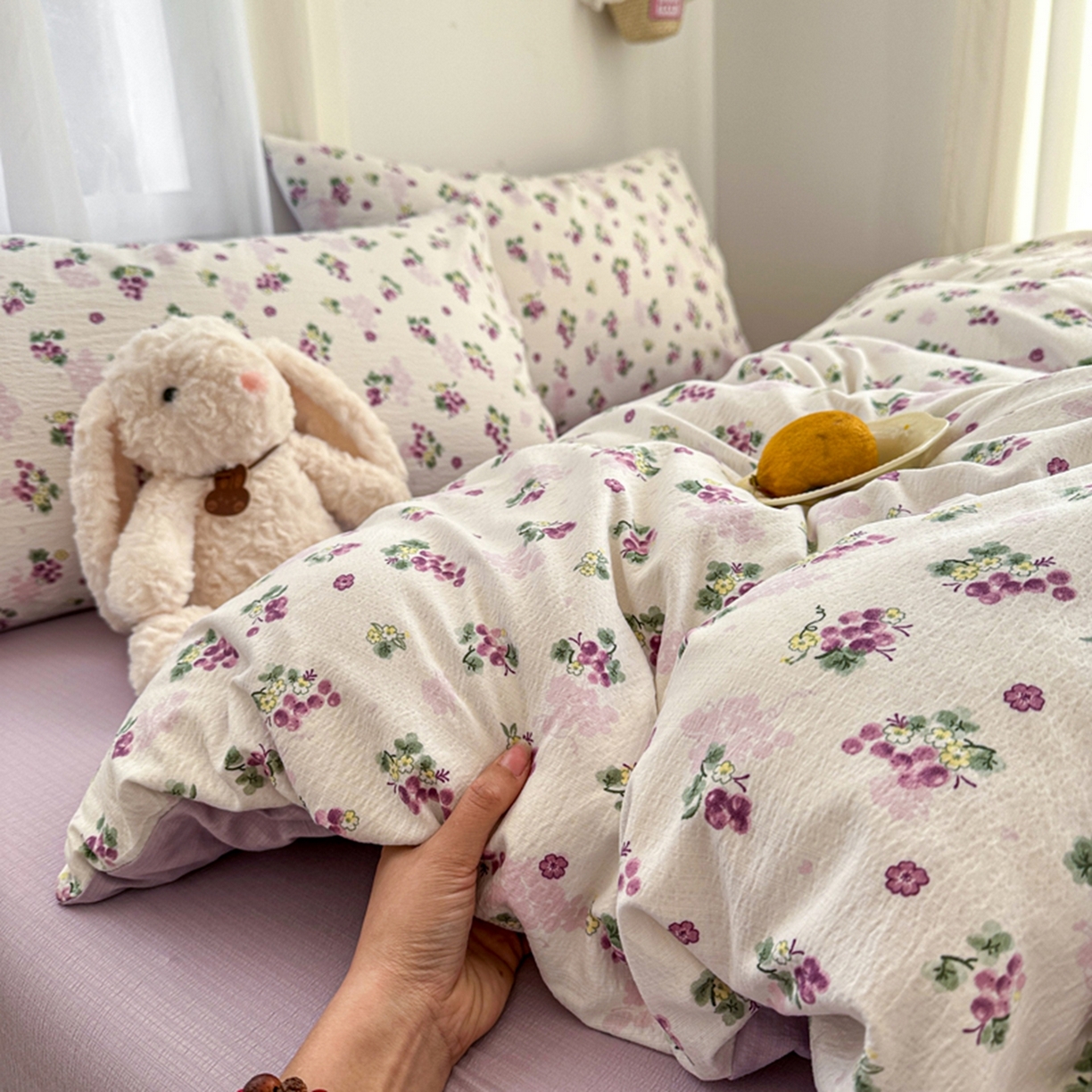 91家纺网 家纺一手货源 找家纺 宏源家纺 2026新款云感提花双层纱四件套 紫葡萄