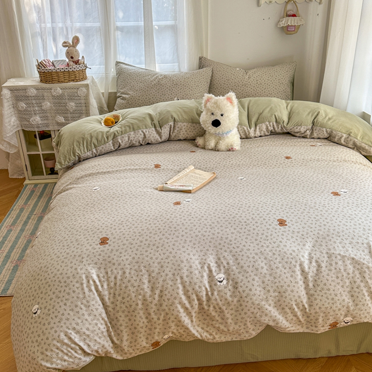 91家纺网 家纺一手货源 找家纺 宏源家纺 2026新款云感提花双层纱四件套 小花狗