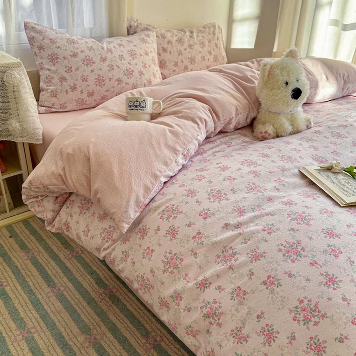 91家纺网 家纺一手货源 找家纺 宏源家纺 2026新款云感提花双层纱四件套 春天里