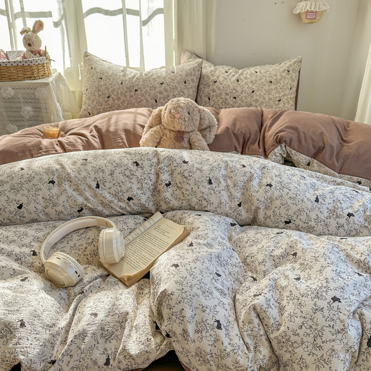 91家纺网 家纺一手货源 找家纺 宏源家纺 2026新款云感提花双层纱四件套 森林小兔