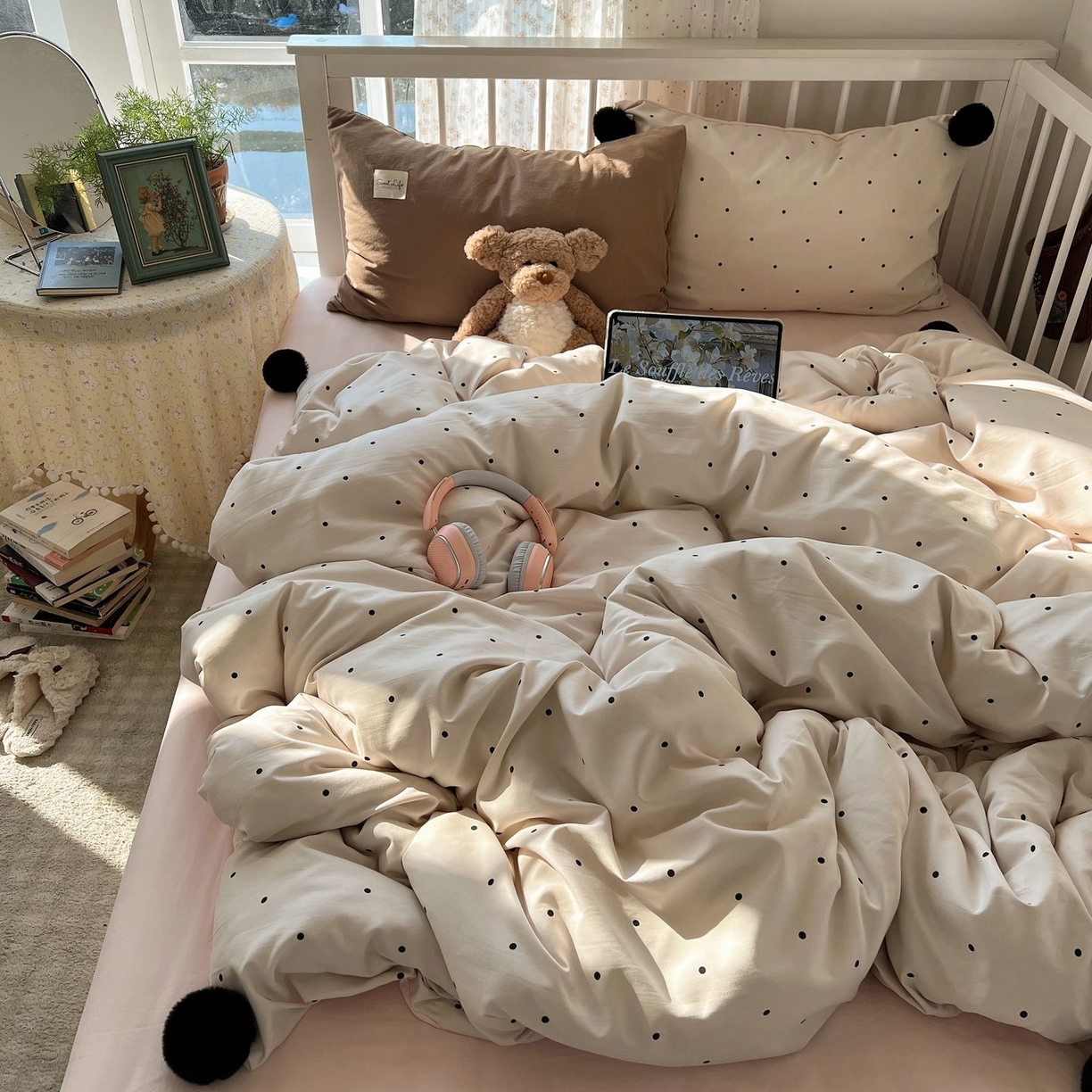 91家纺网 家纺一手货源 找家纺 轻奢坊 2026新款水洗棉波点可拆卸毛球四件套 米波点-枕套混搭