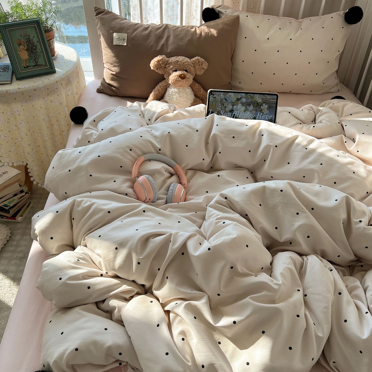 91家纺网 家纺一手货源 找家纺 轻奢坊 2026新款水洗棉波点可拆卸毛球四件套 米波点-枕套混搭