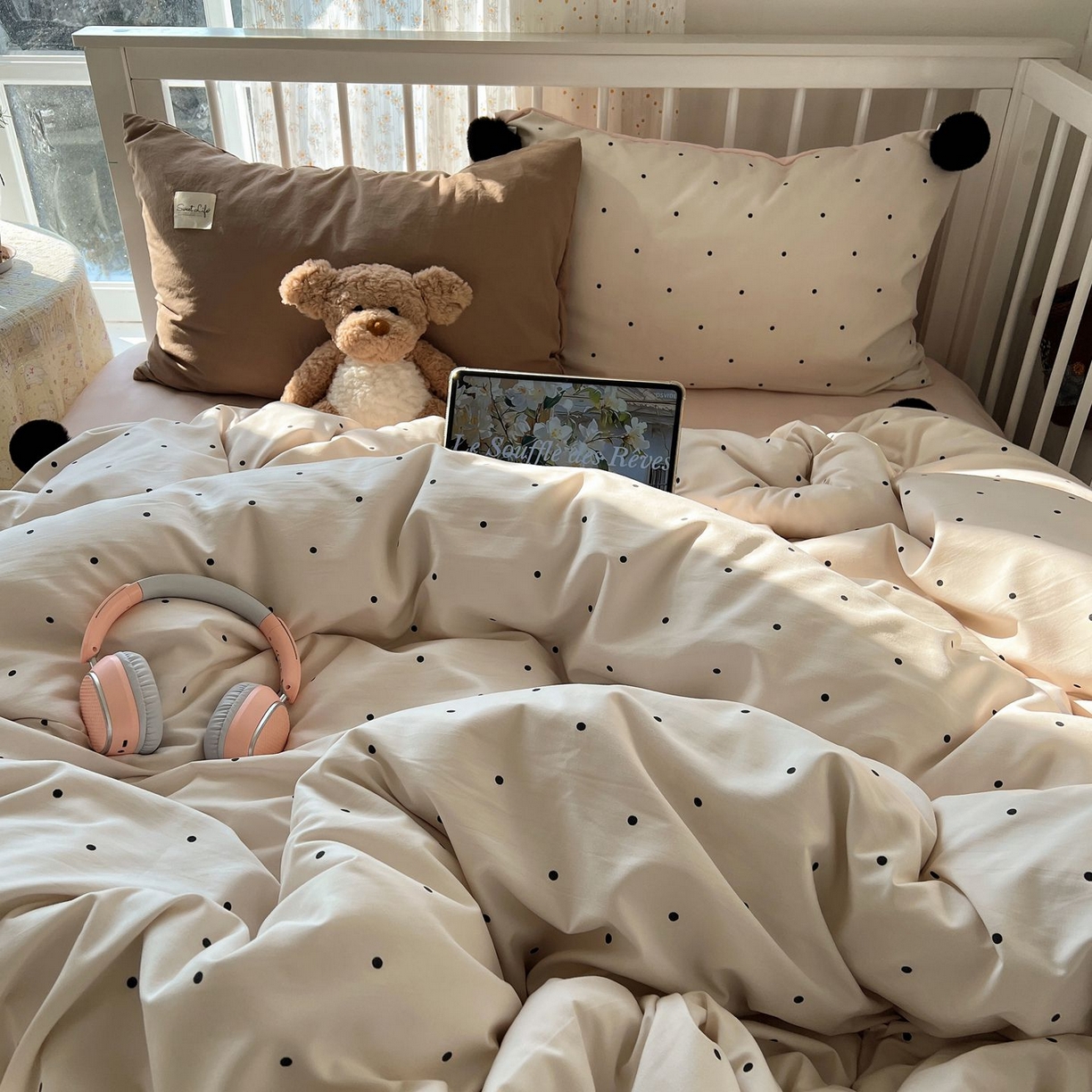 91家纺网 家纺一手货源 找家纺 轻奢坊 2026新款水洗棉波点可拆卸毛球四件套 米波点-枕套混搭