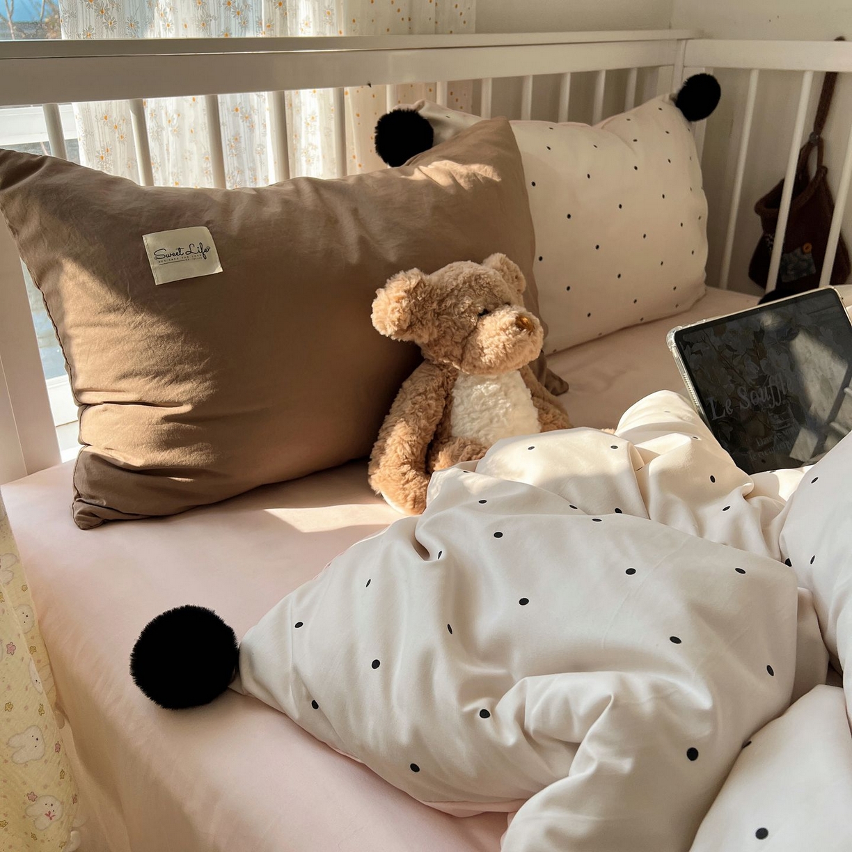 91家纺网 家纺一手货源 找家纺 轻奢坊 2026新款水洗棉波点可拆卸毛球四件套 米波点-枕套混搭