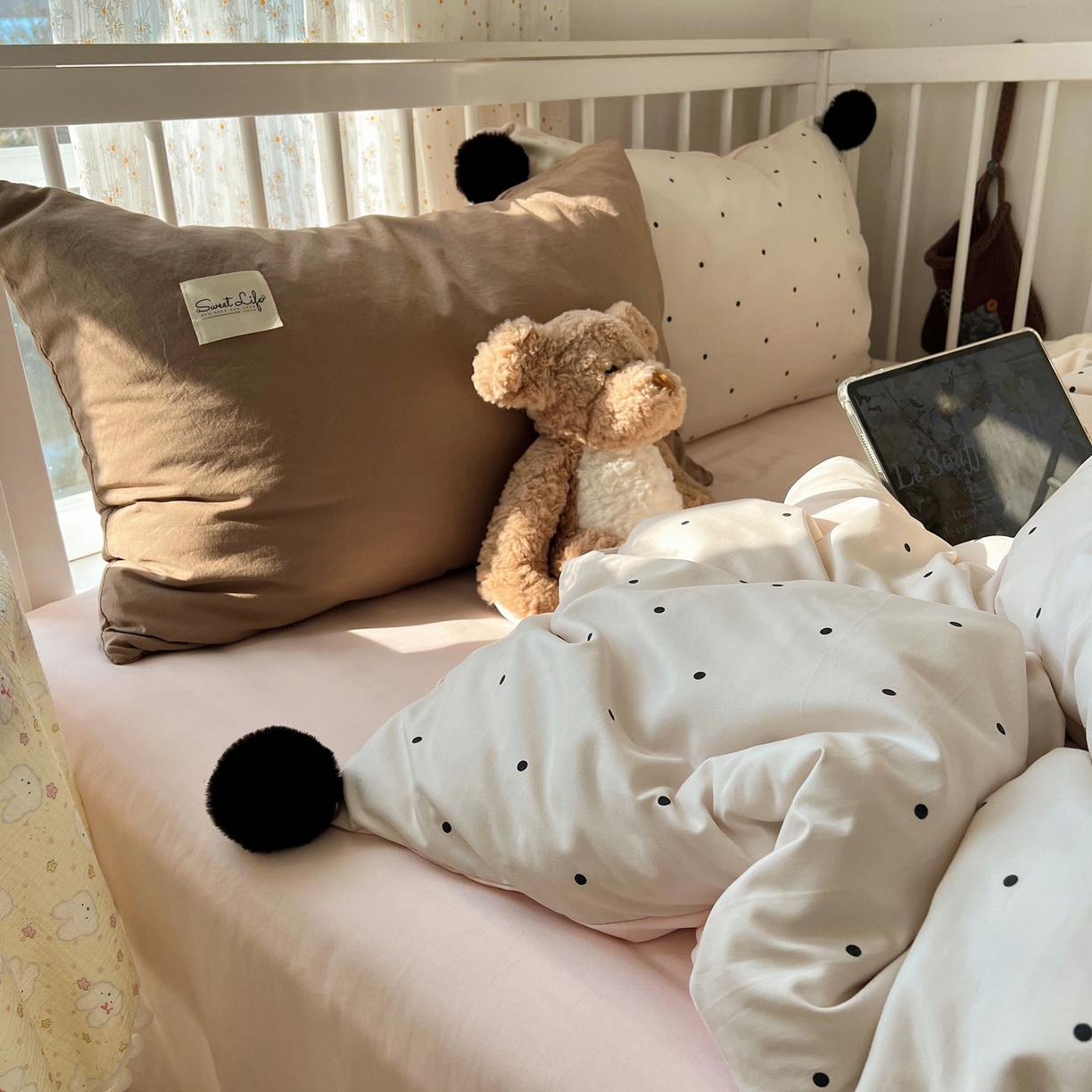 91家纺网 家纺一手货源 找家纺 轻奢坊 2026新款水洗棉波点可拆卸毛球四件套 米波点-枕套混搭