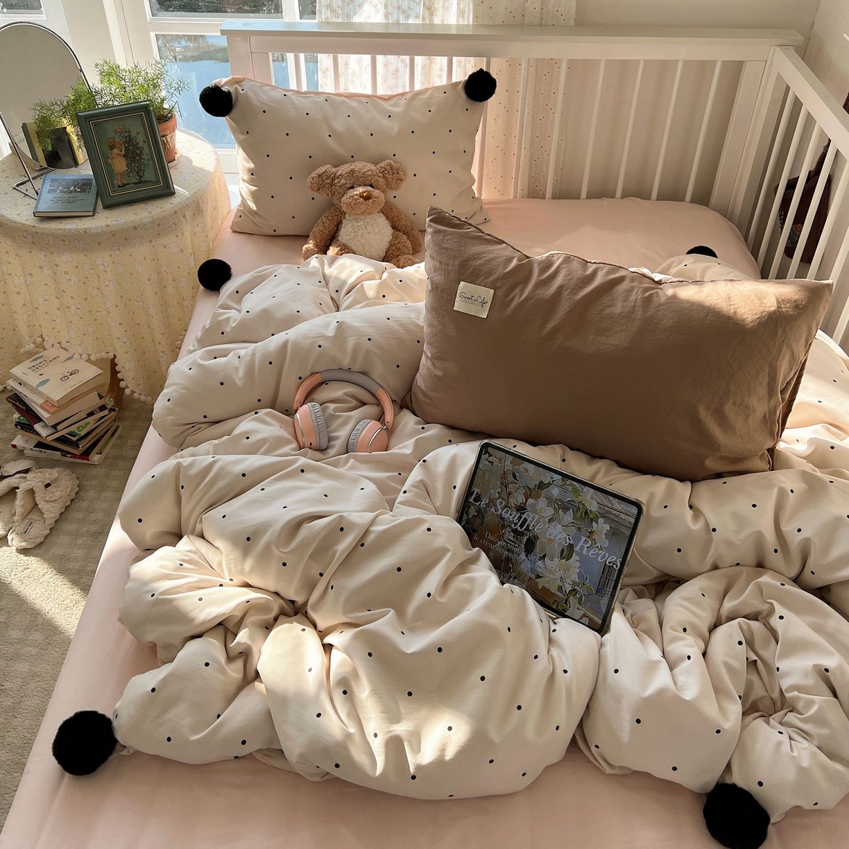 91家纺网 家纺一手货源 找家纺 轻奢坊 2026新款水洗棉波点可拆卸毛球四件套 米波点-枕套混搭