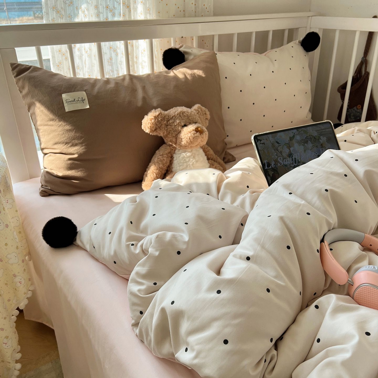 91家纺网 家纺一手货源 找家纺 轻奢坊 2026新款水洗棉波点可拆卸毛球四件套 米波点-枕套混搭